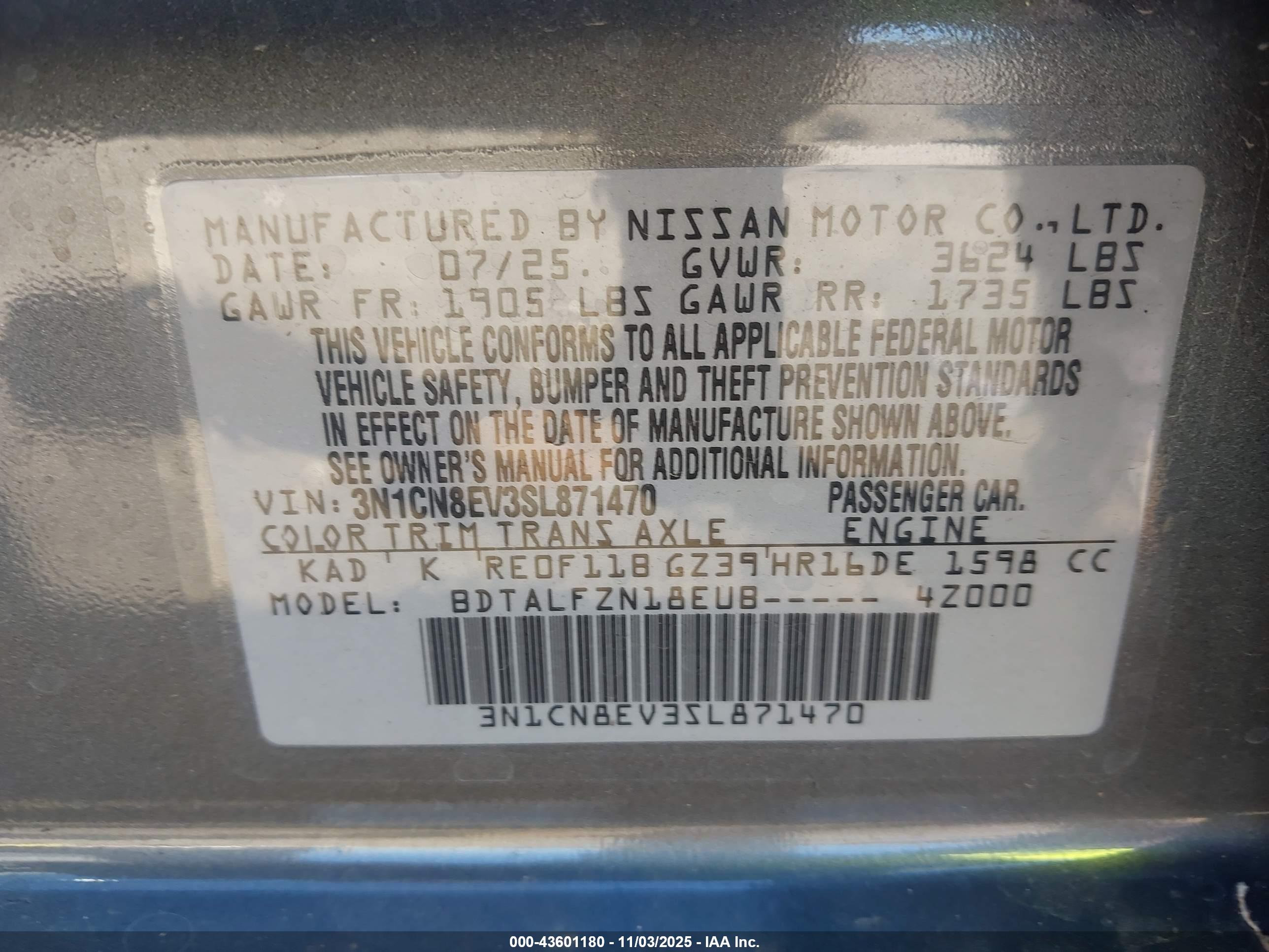 NISSAN VERSA image 9