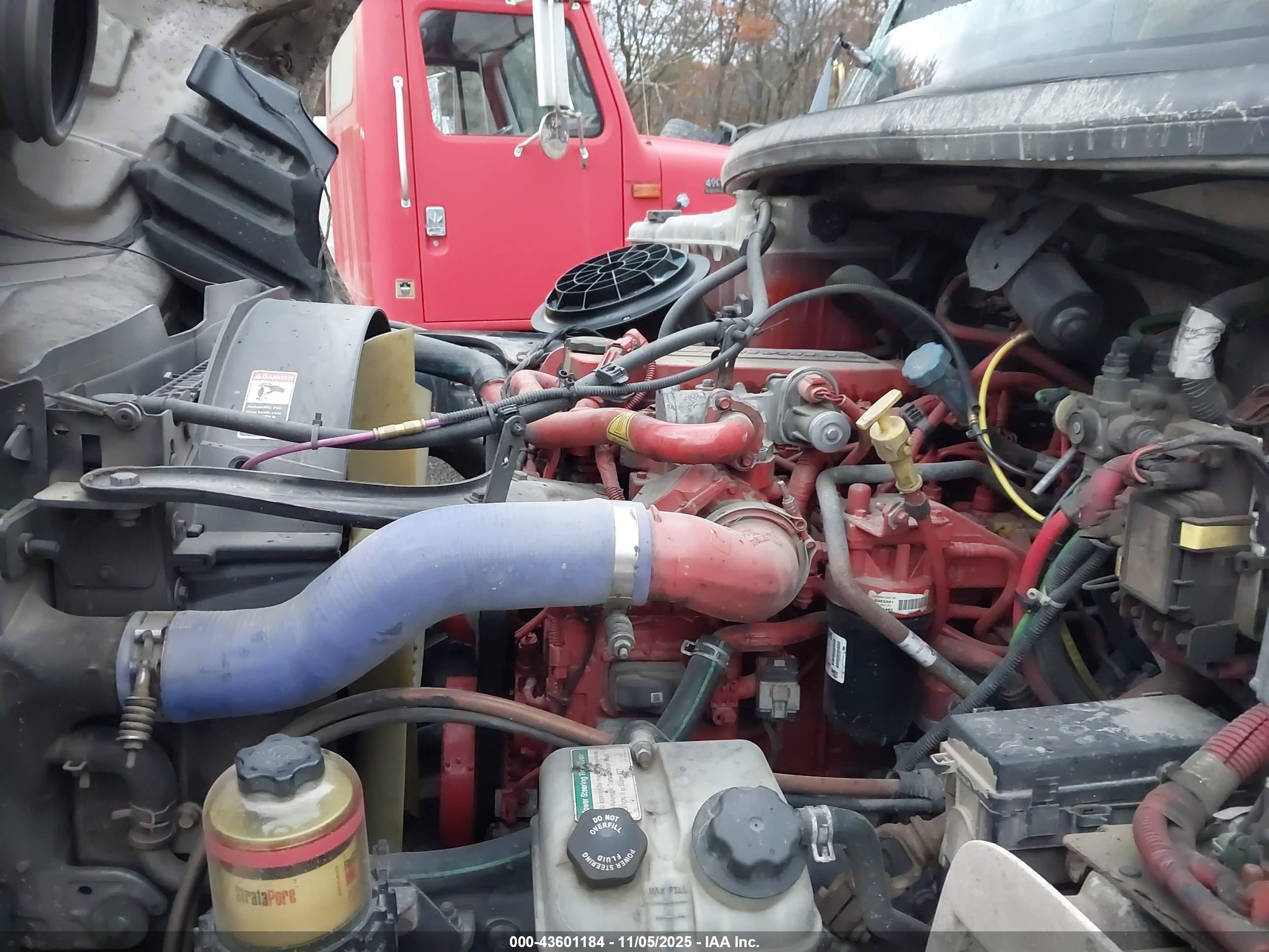 FREIGHTLINER M2 image 10