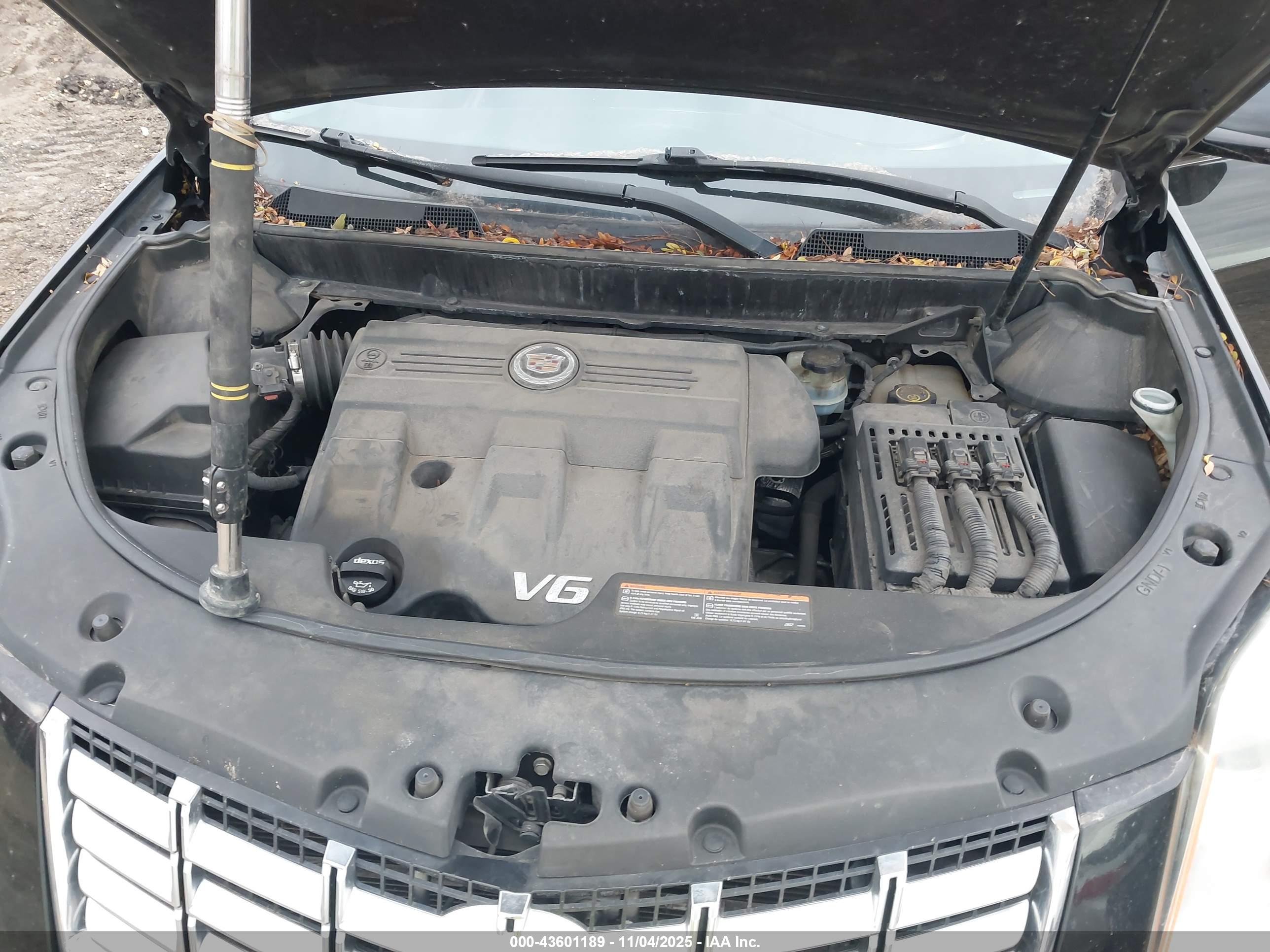 CADILLAC SRX image 10
