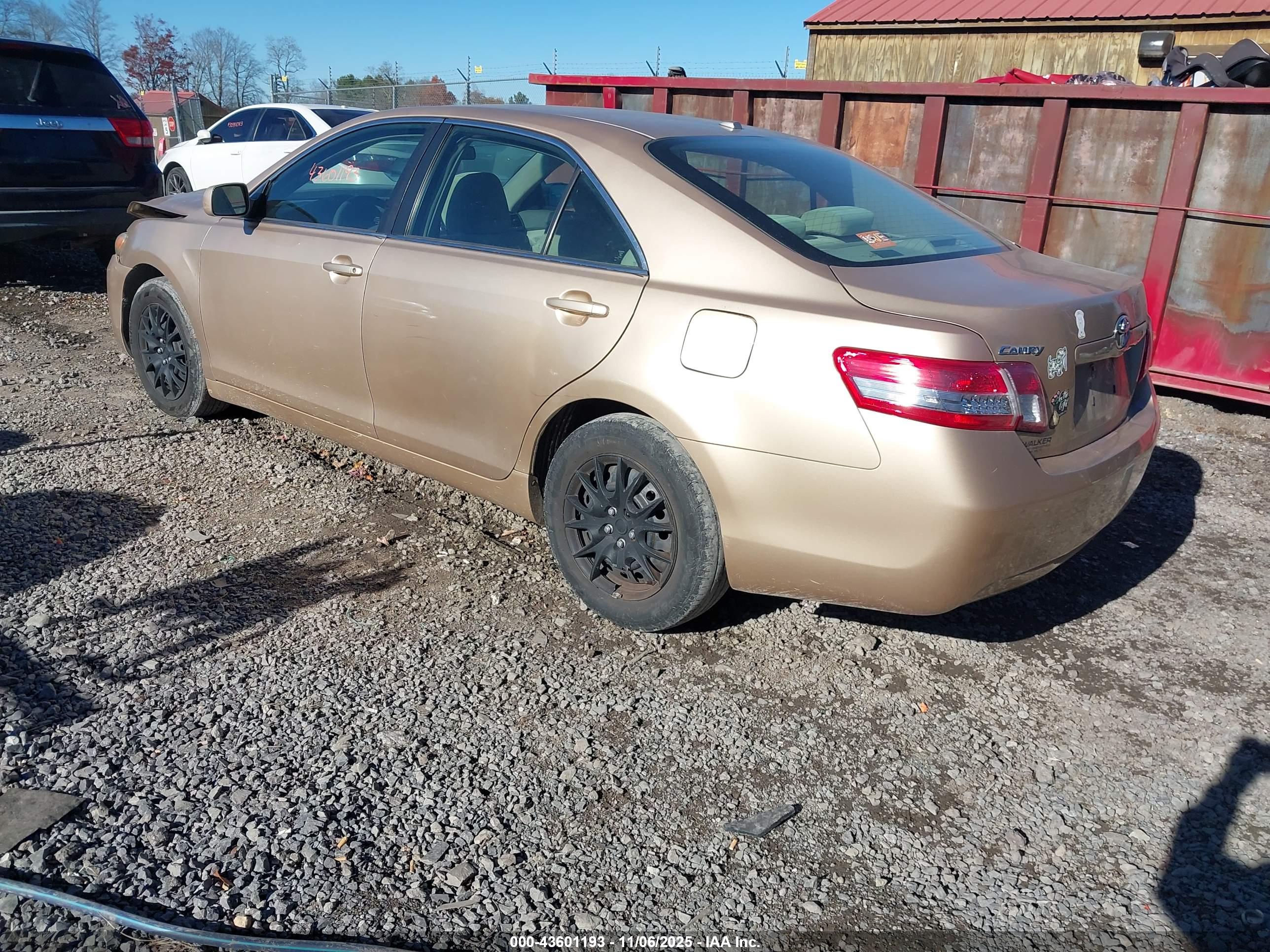 TOYOTA CAMRY image 3