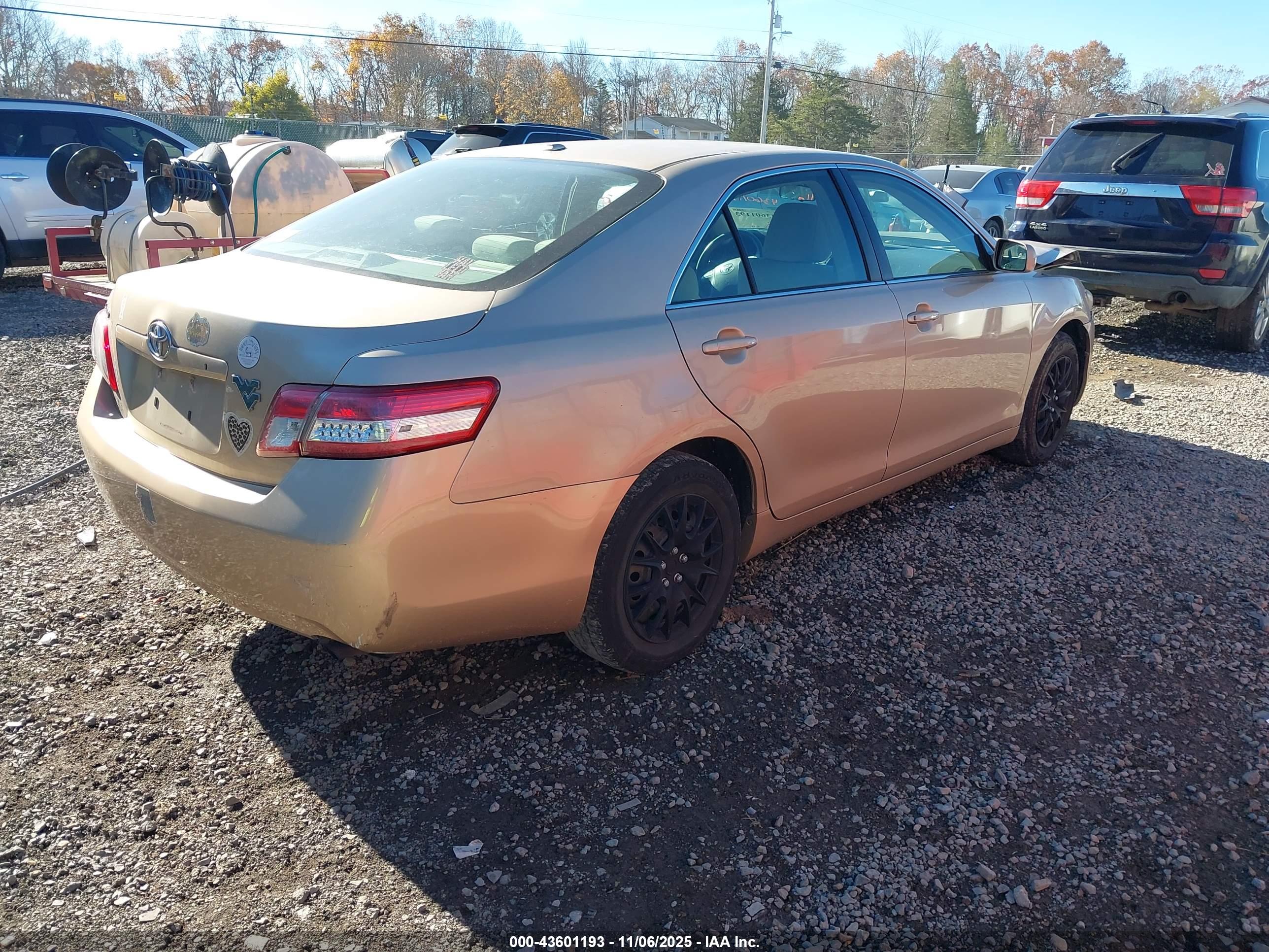 TOYOTA CAMRY image 4
