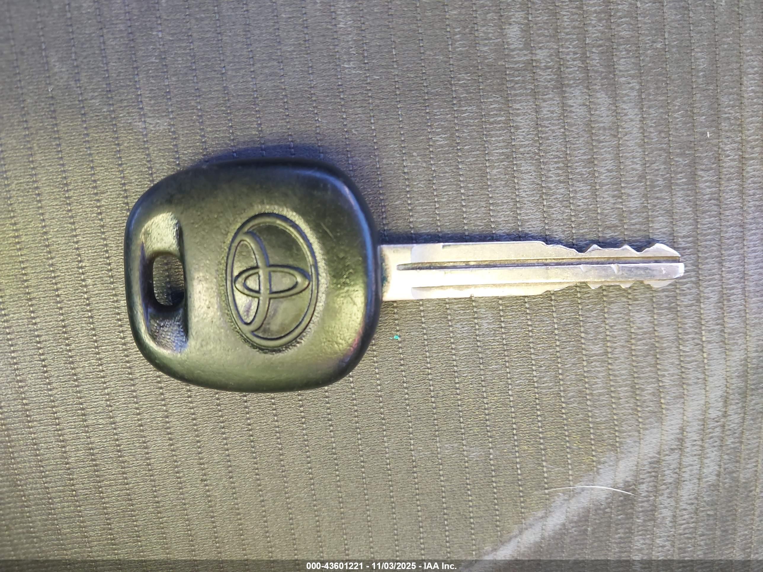 TOYOTA COROLLA image 11