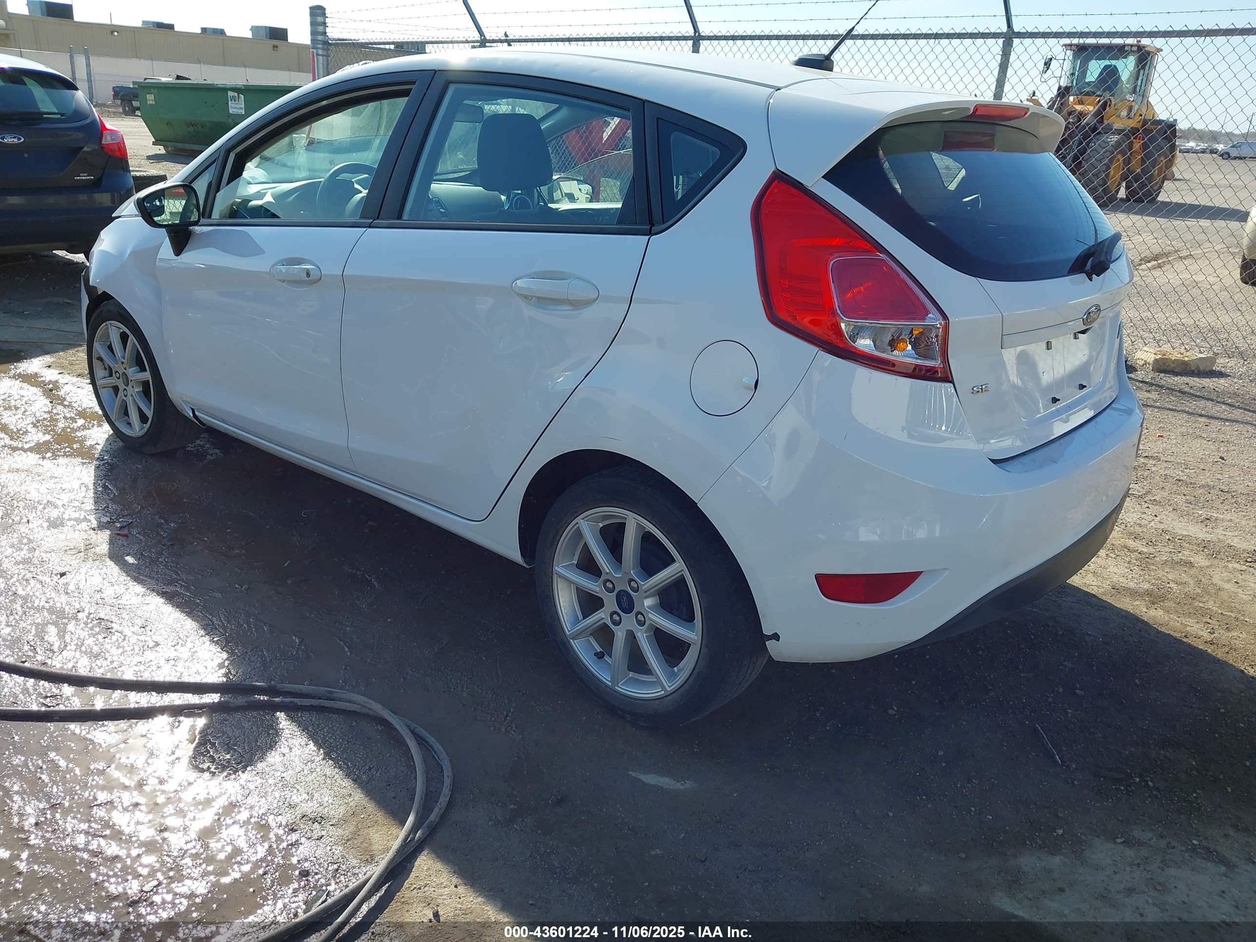 FORD FIESTA image 3