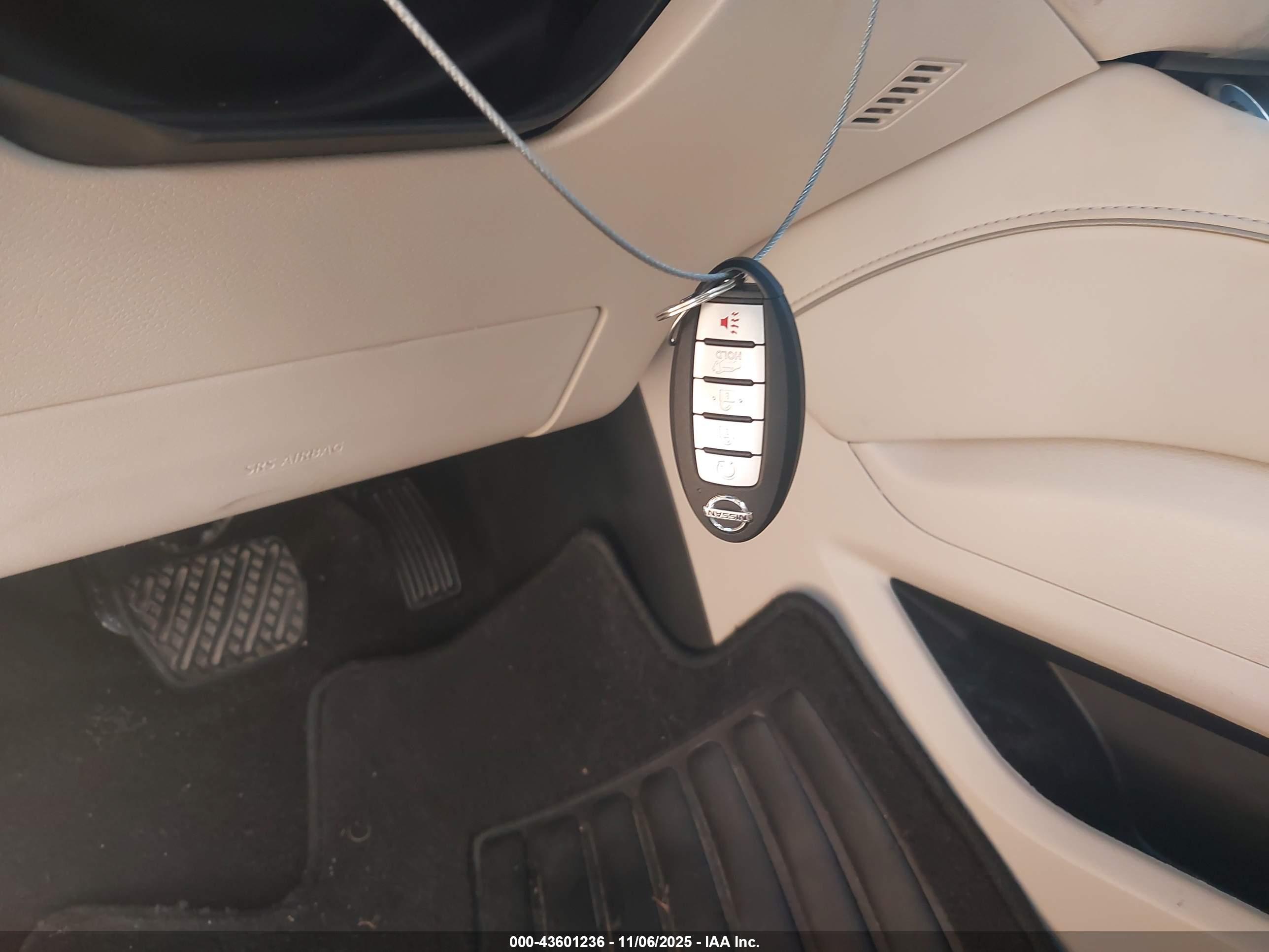 NISSAN MURANO image 11