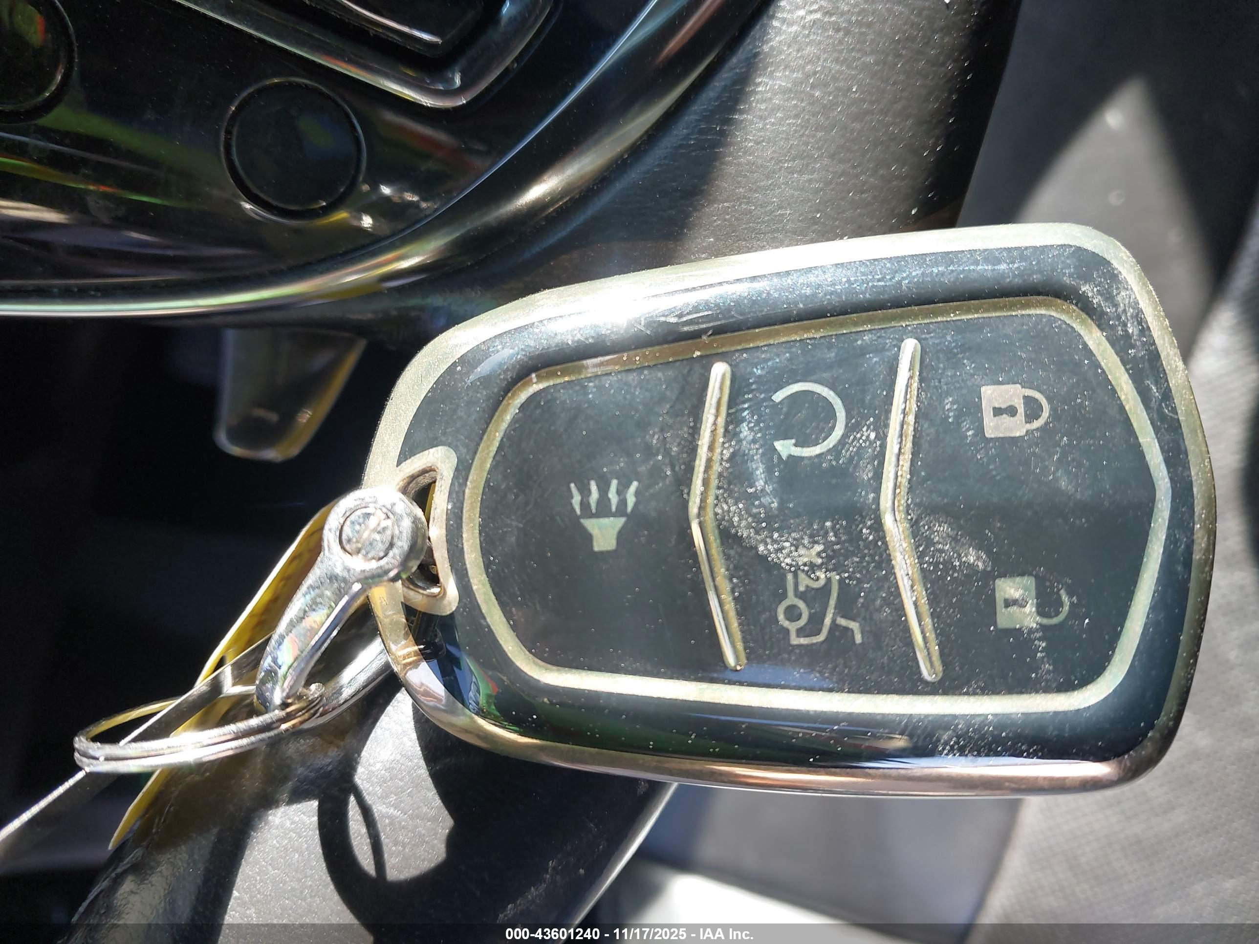 CADILLAC CTS image 11