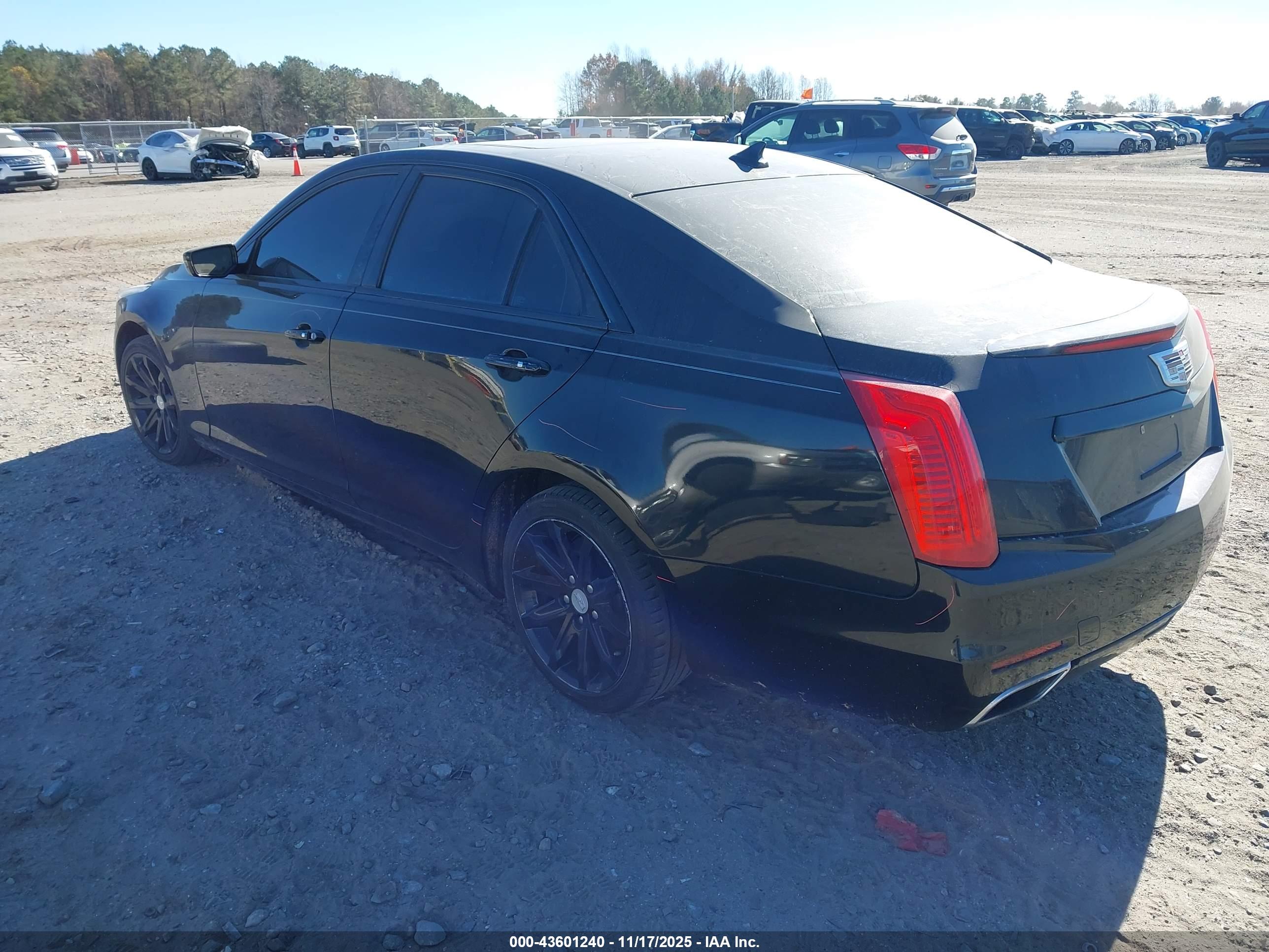 CADILLAC CTS image 3