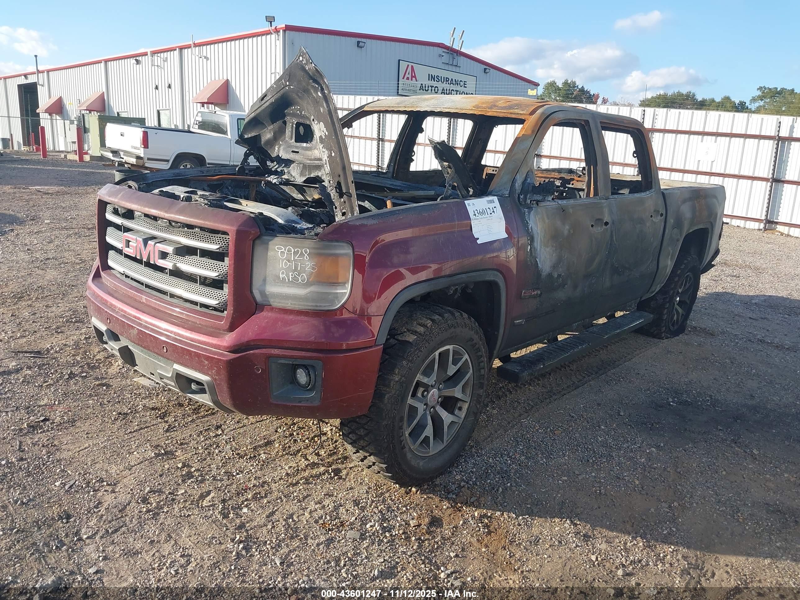 GMC SIERRA image 2