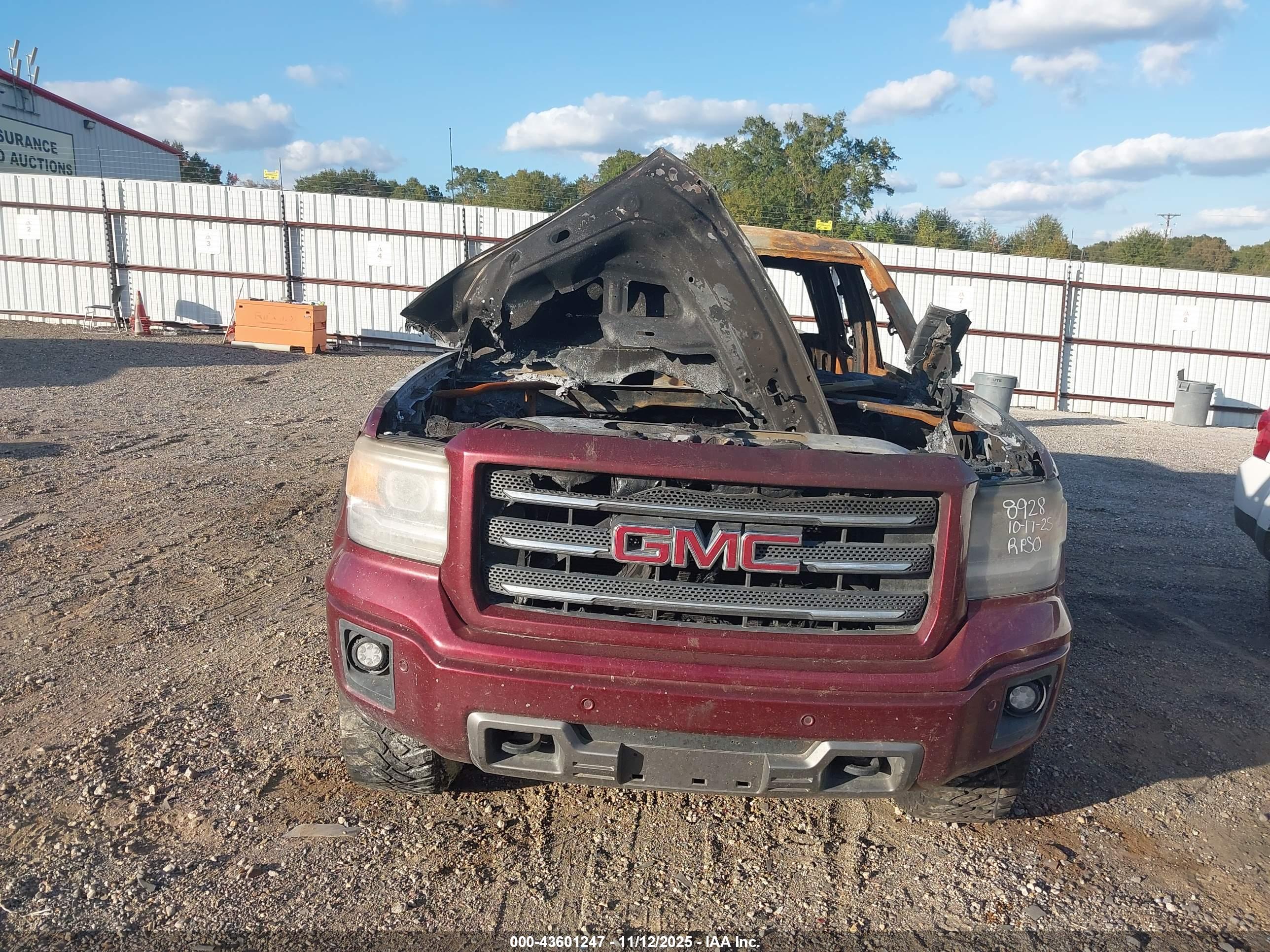 GMC SIERRA image 6