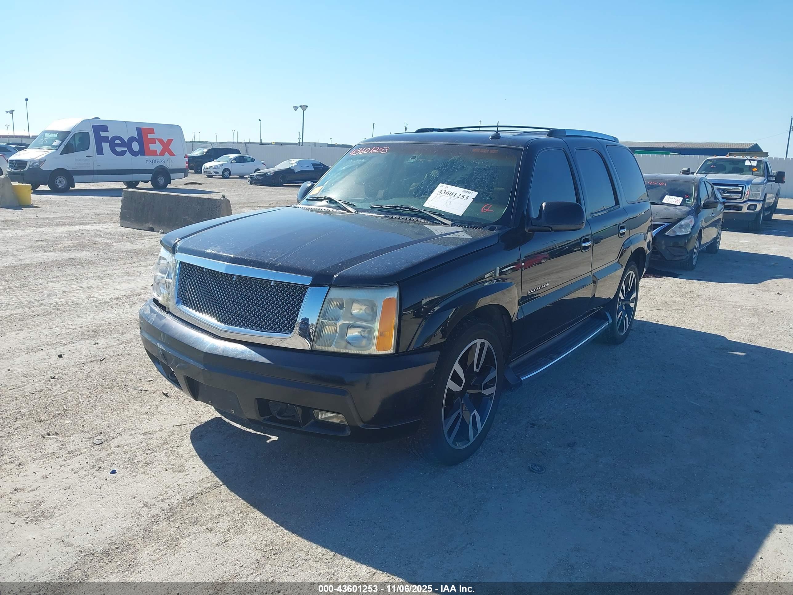 CADILLAC ESCALADE image 2