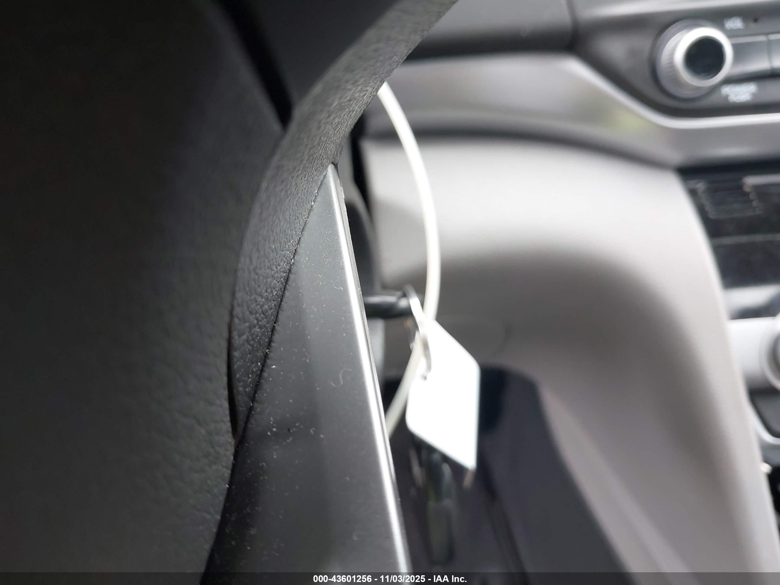 HYUNDAI ELANTRA image 11