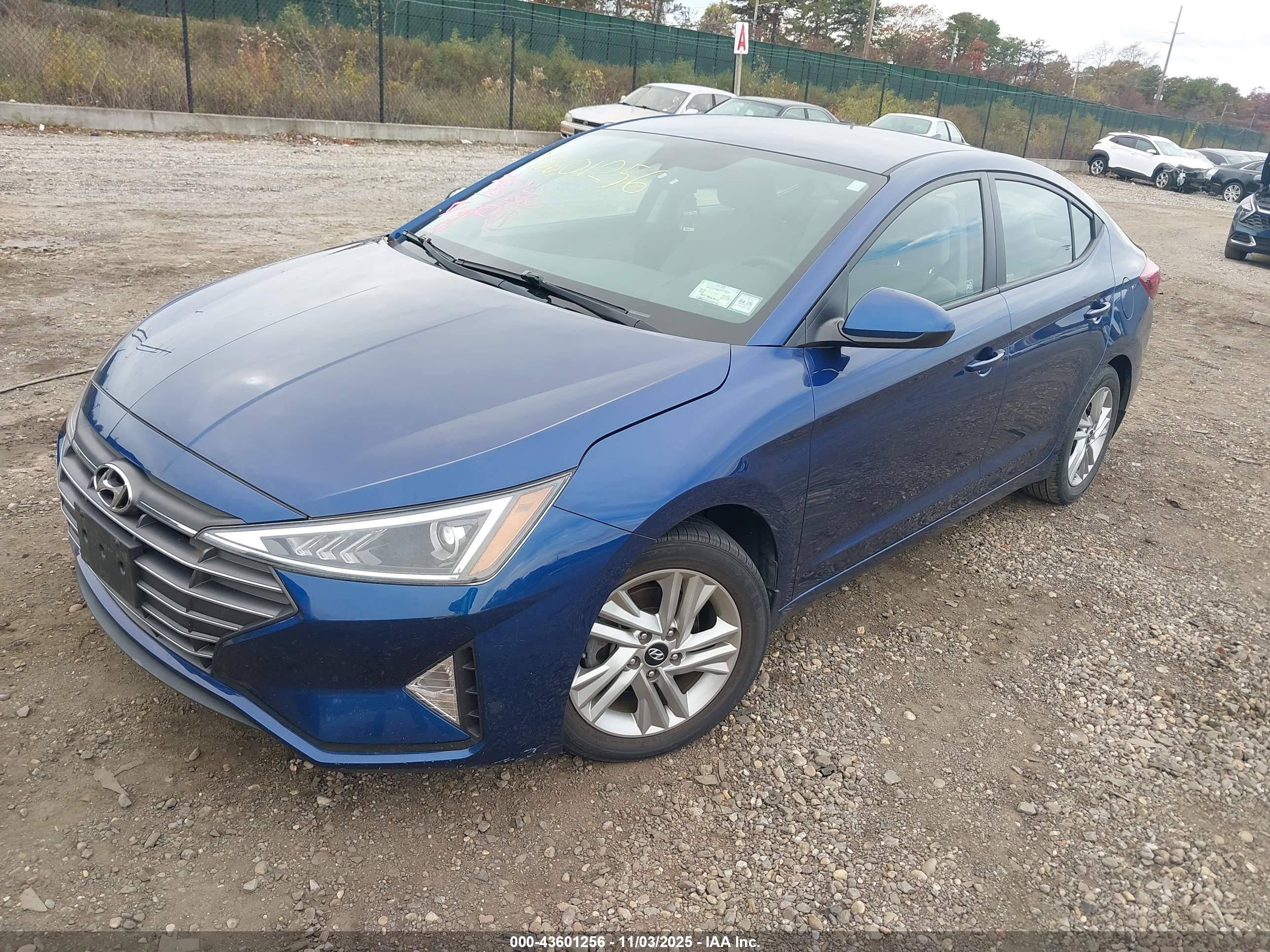 HYUNDAI ELANTRA image 2