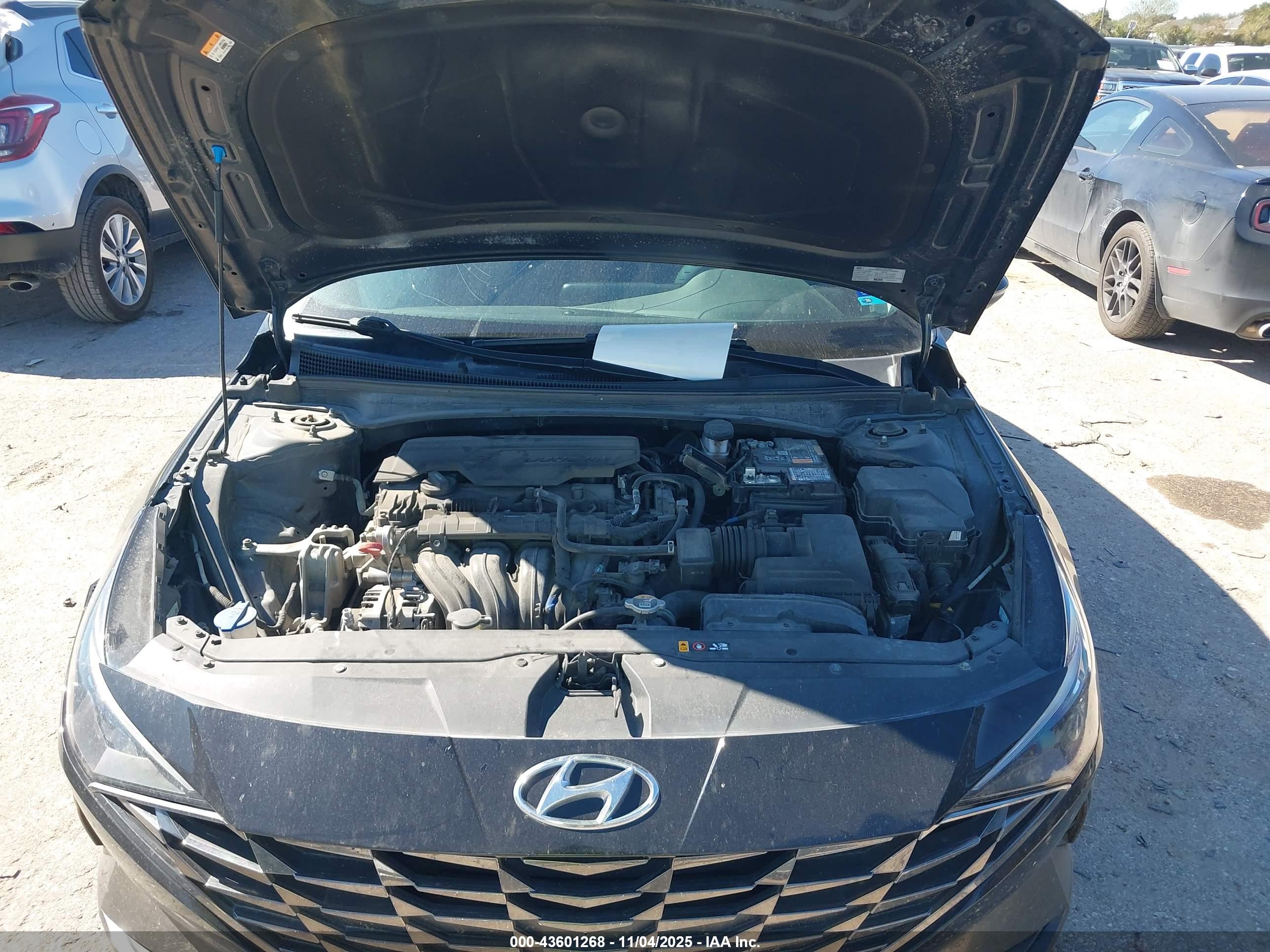 HYUNDAI ELANTRA image 10