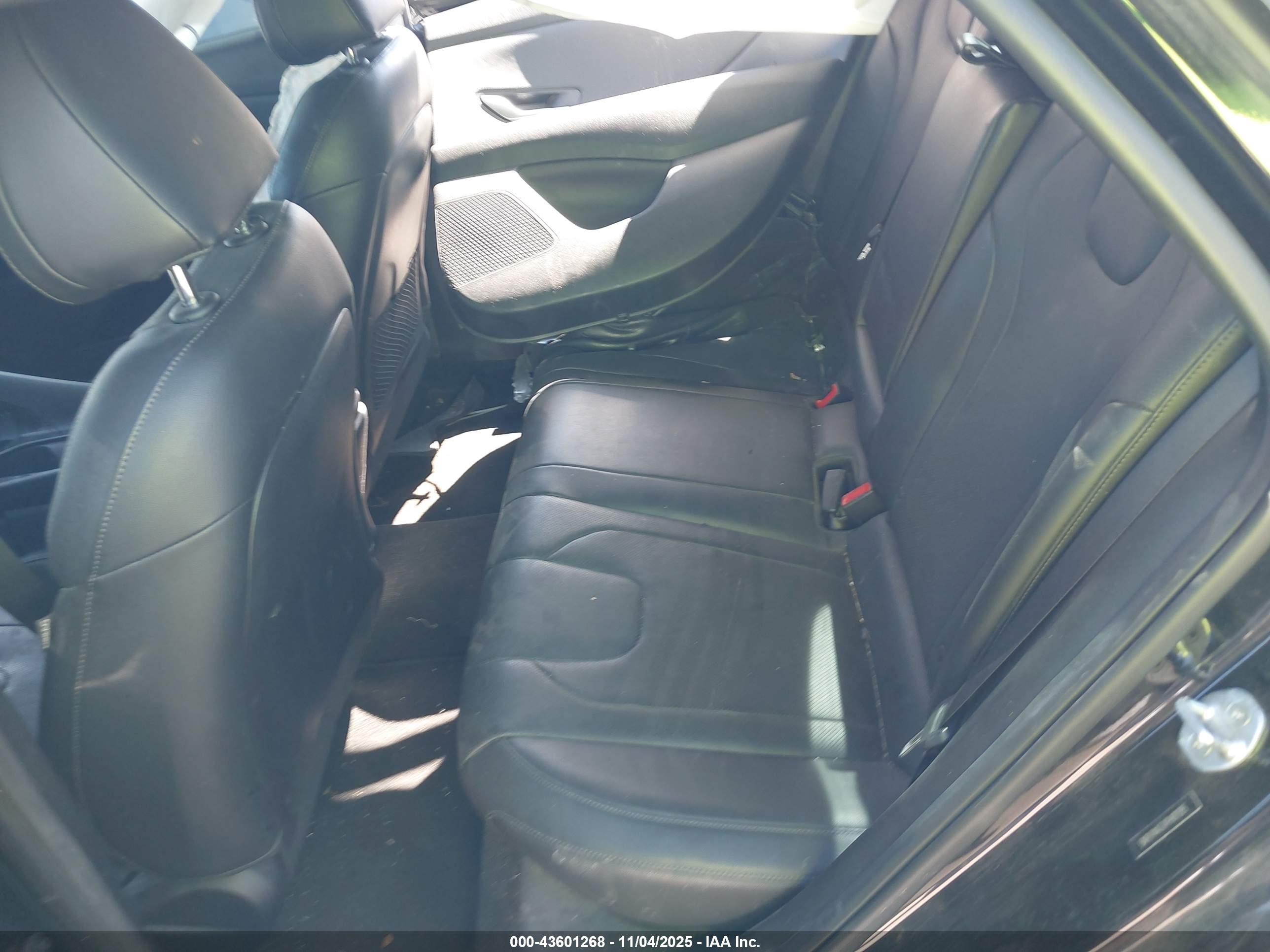 HYUNDAI ELANTRA image 8