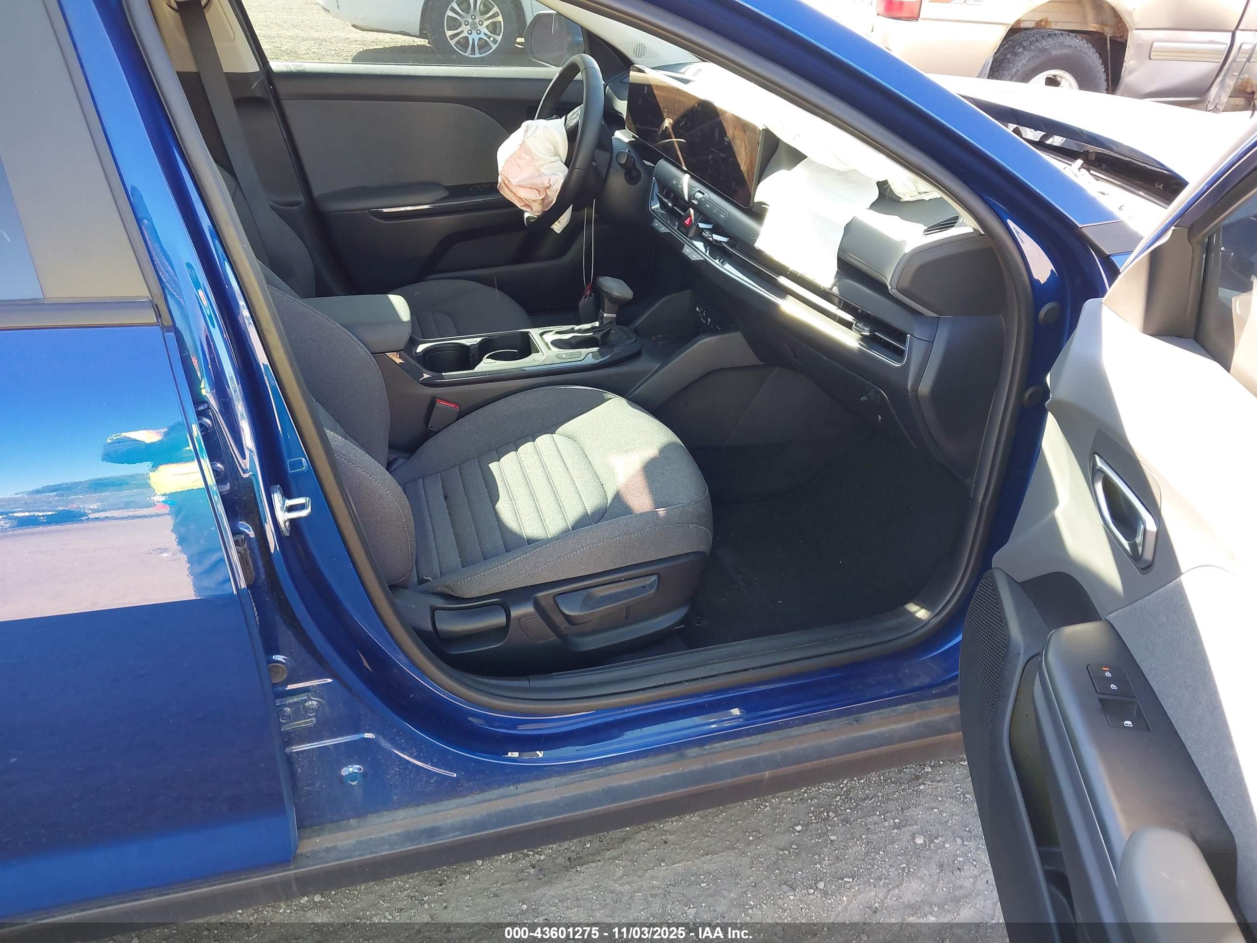 KIA K4 image 5