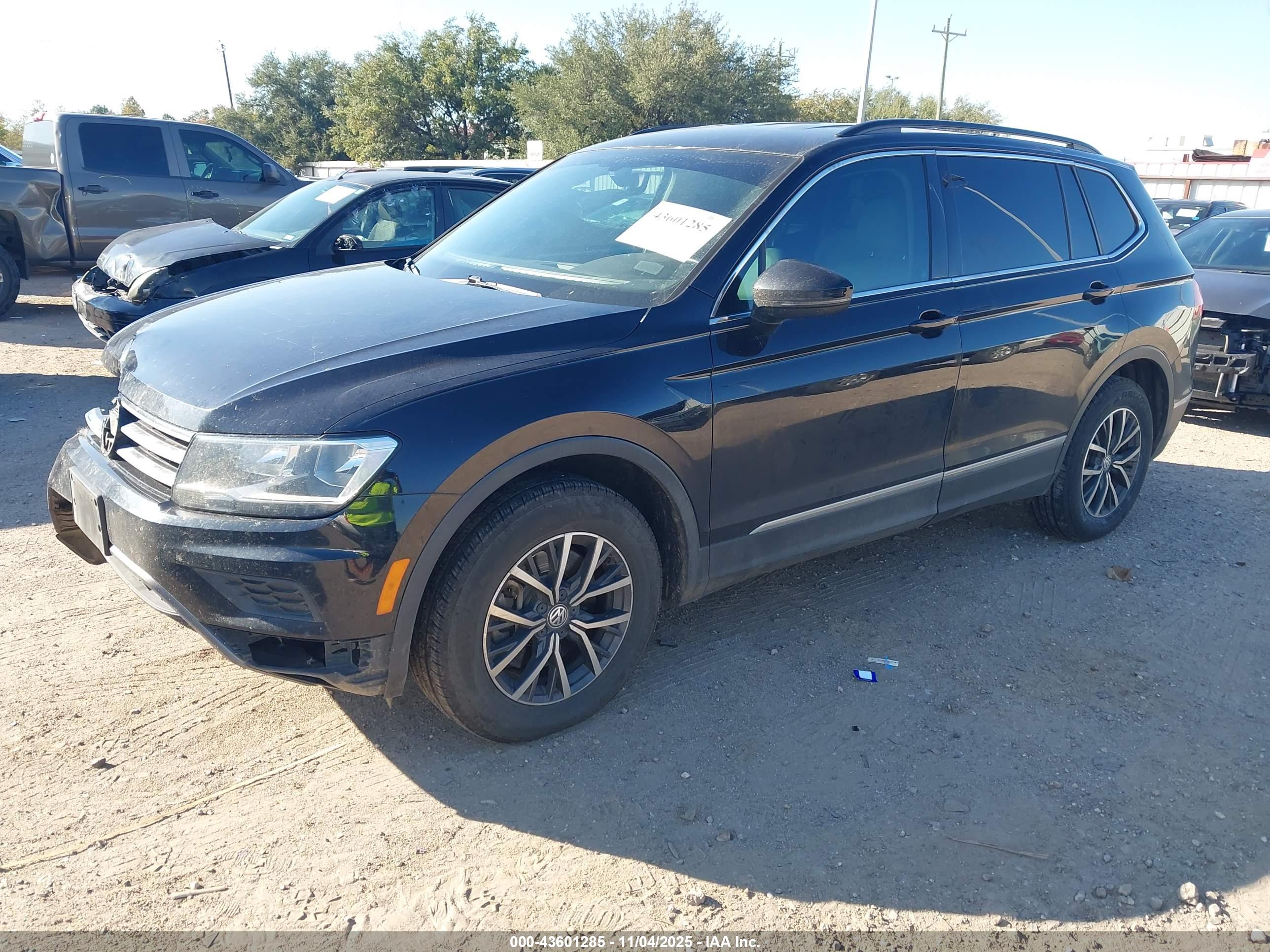 VOLKSWAGEN TIGUAN image 2