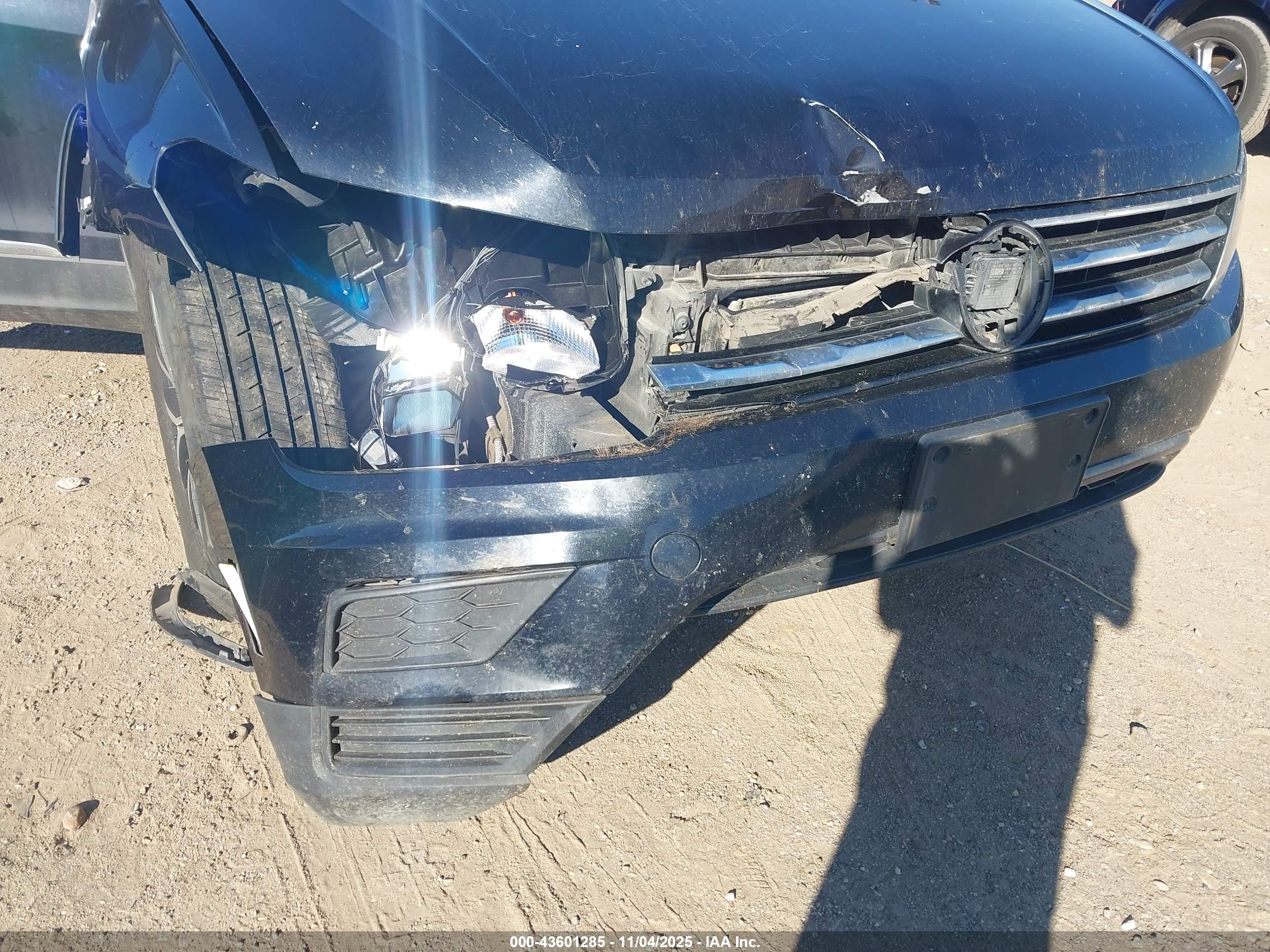 VOLKSWAGEN TIGUAN image 6