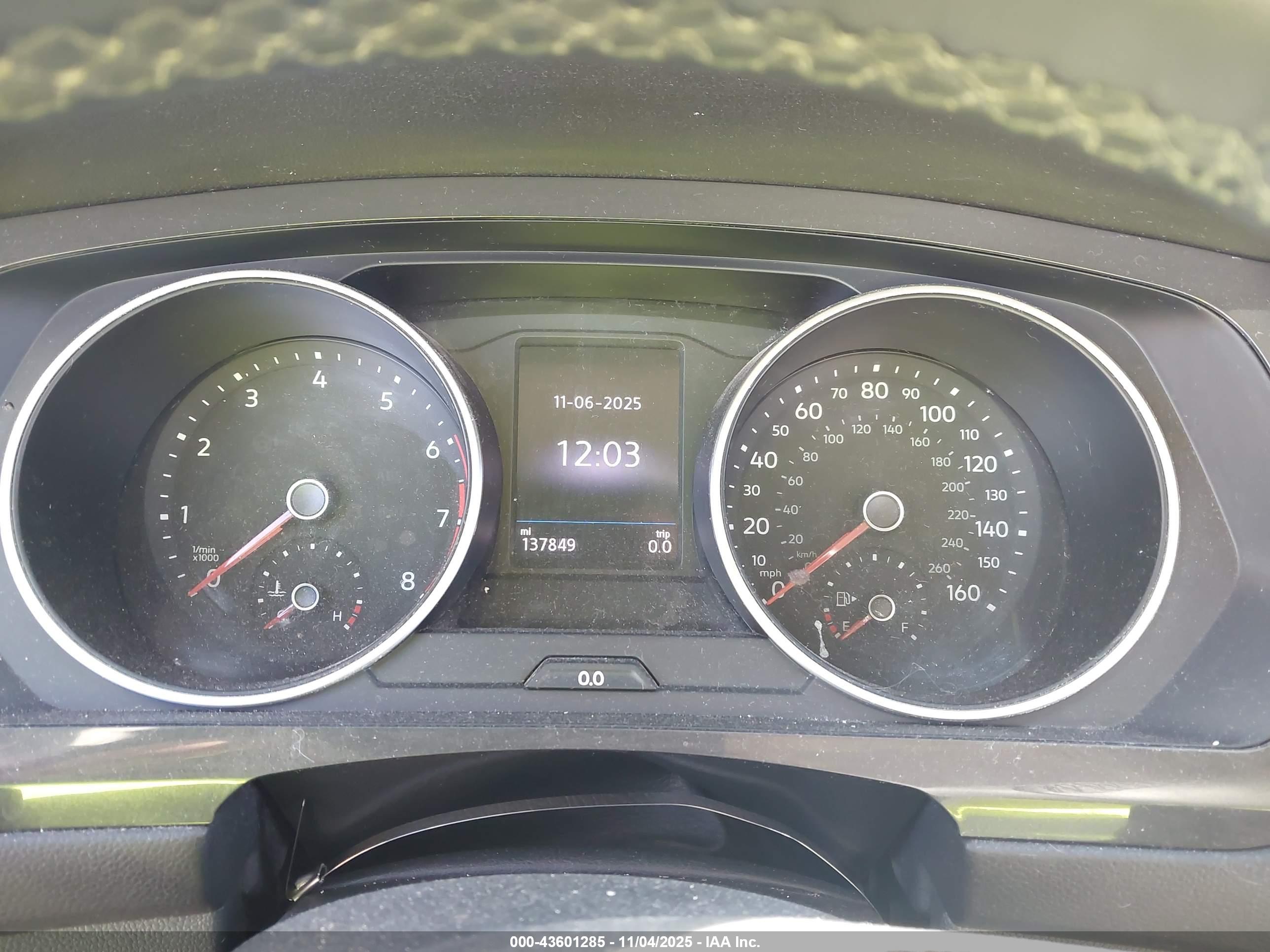 VOLKSWAGEN TIGUAN image 7