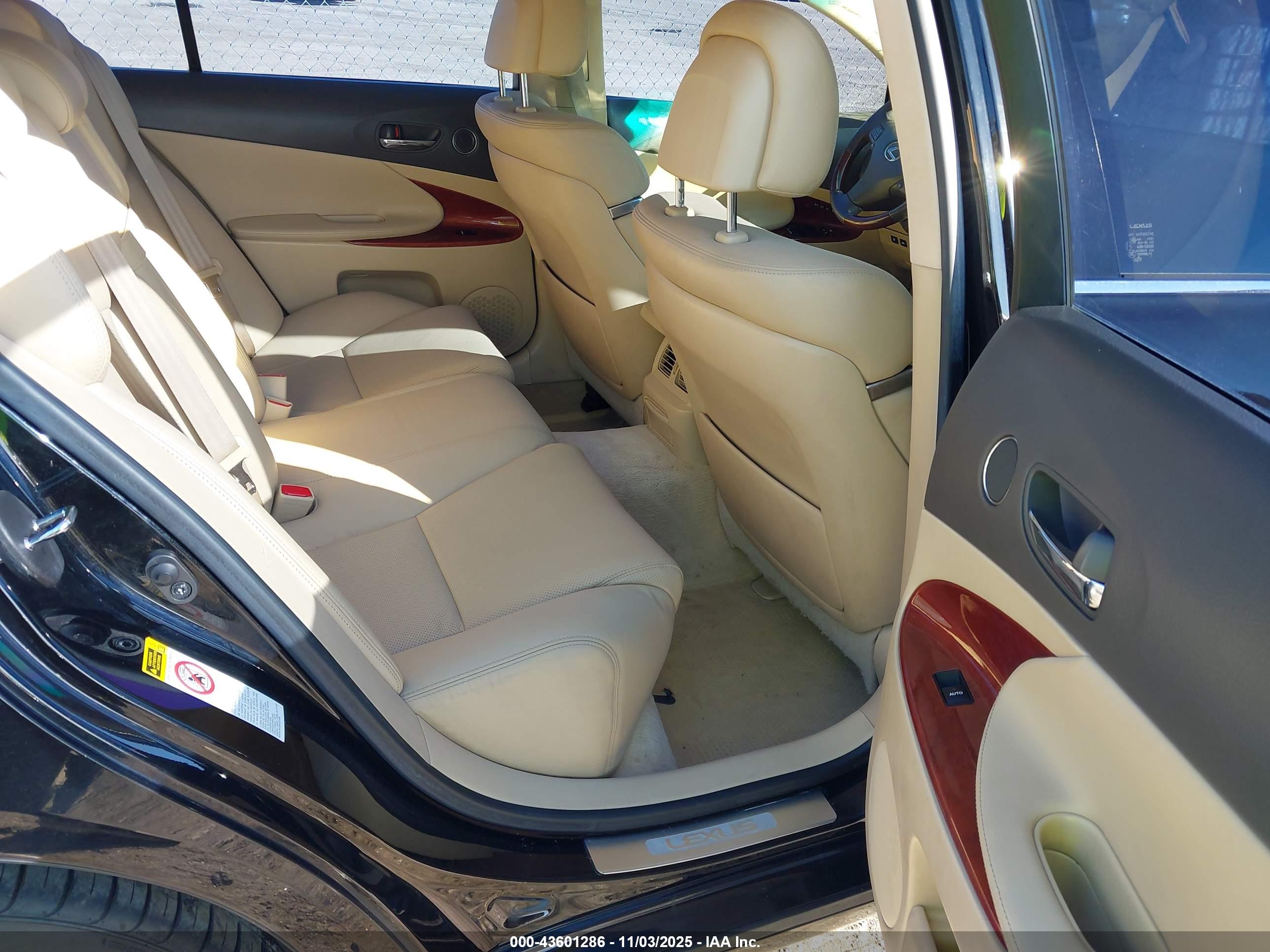 LEXUS GS image 8