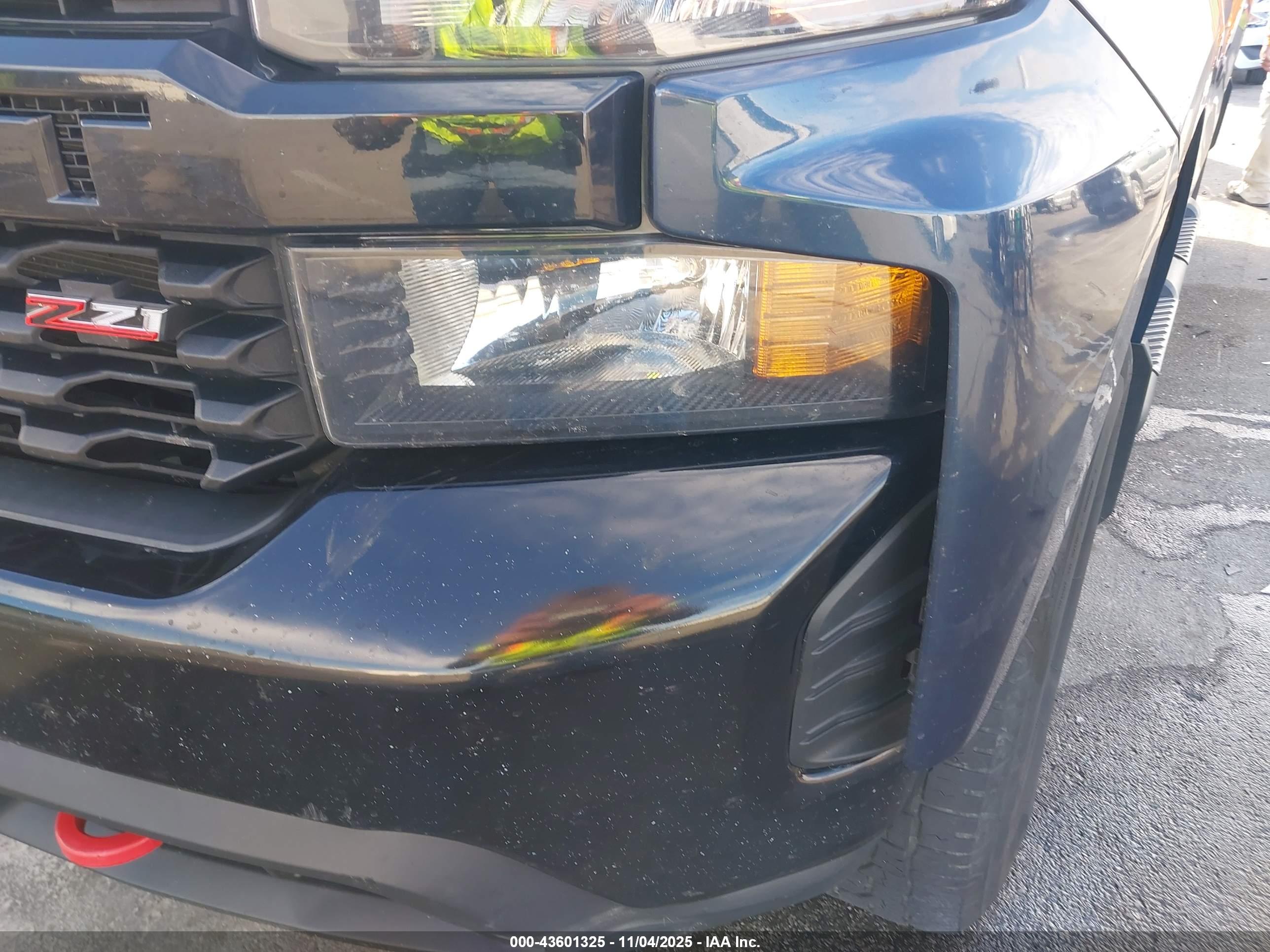 CHEVROLET SILVERADO image 6