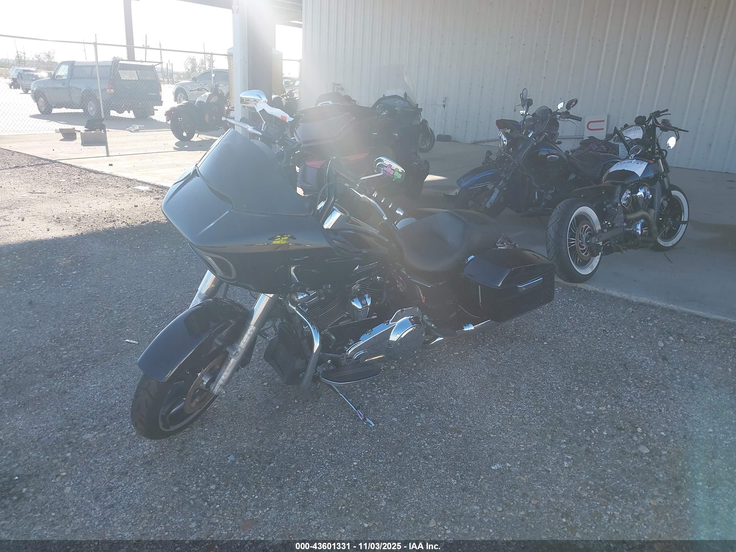 HARLEY-DAVIDSON FLTRX image 2