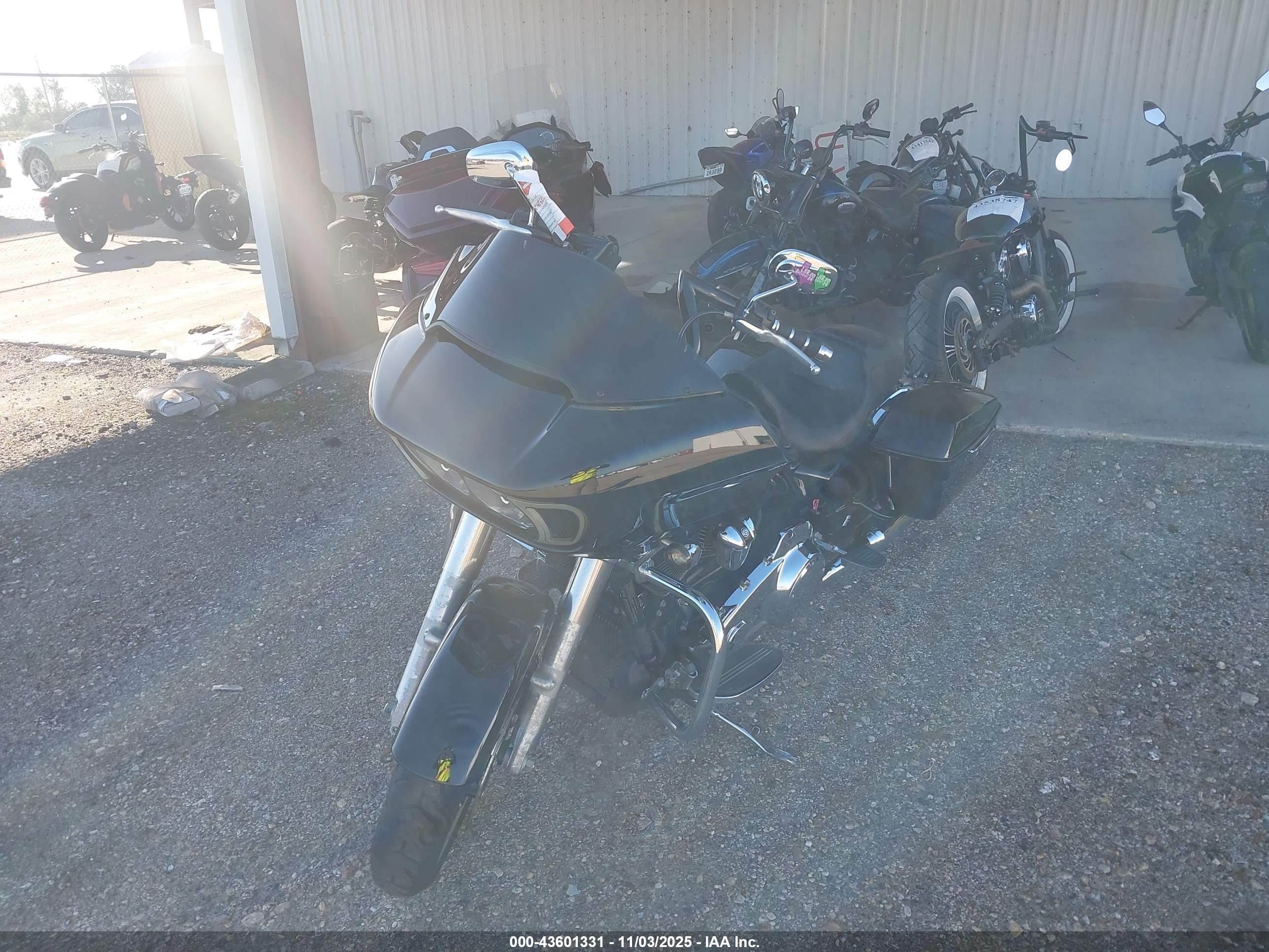 HARLEY-DAVIDSON FLTRX image 5