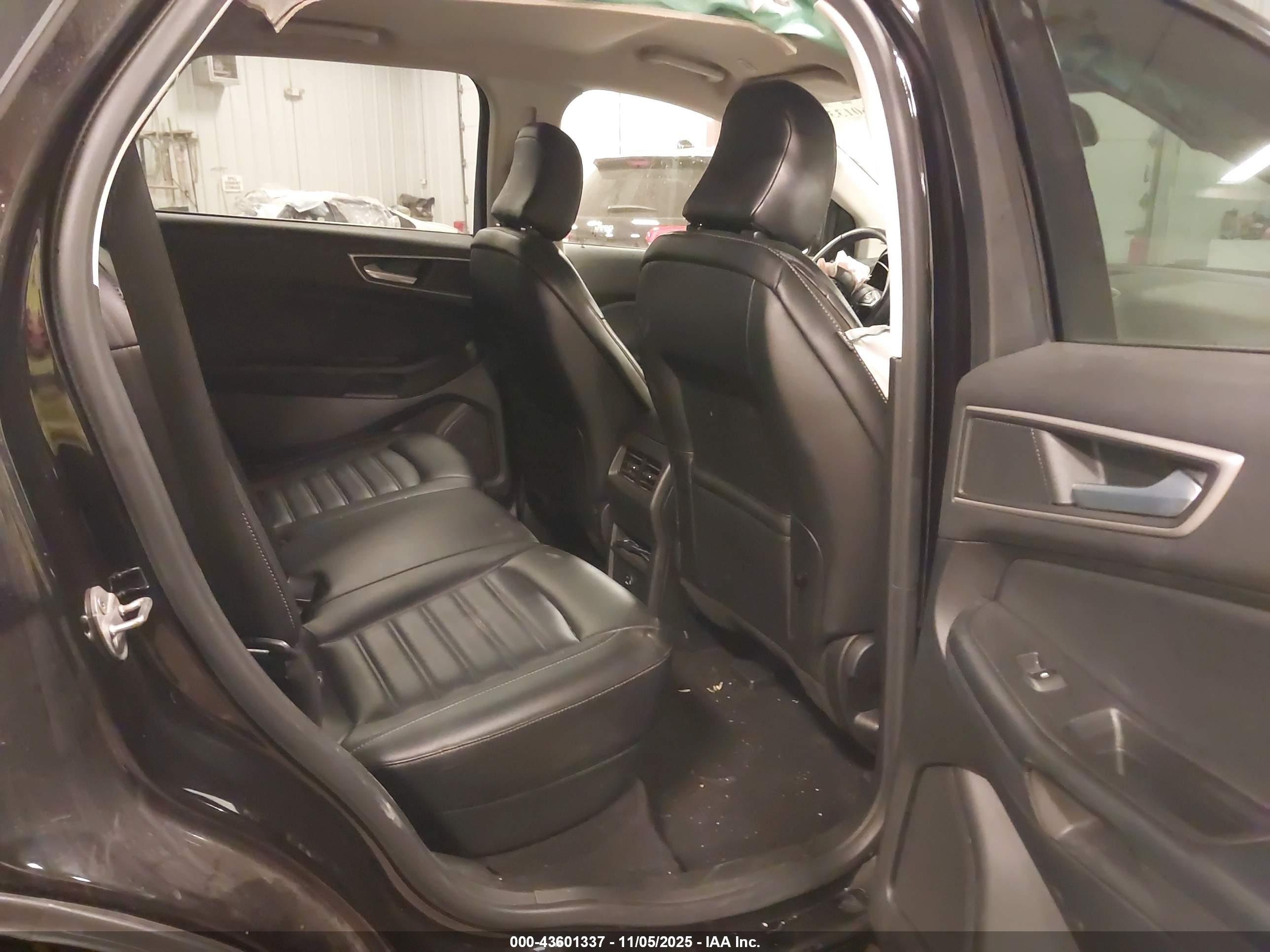 FORD EDGE image 8