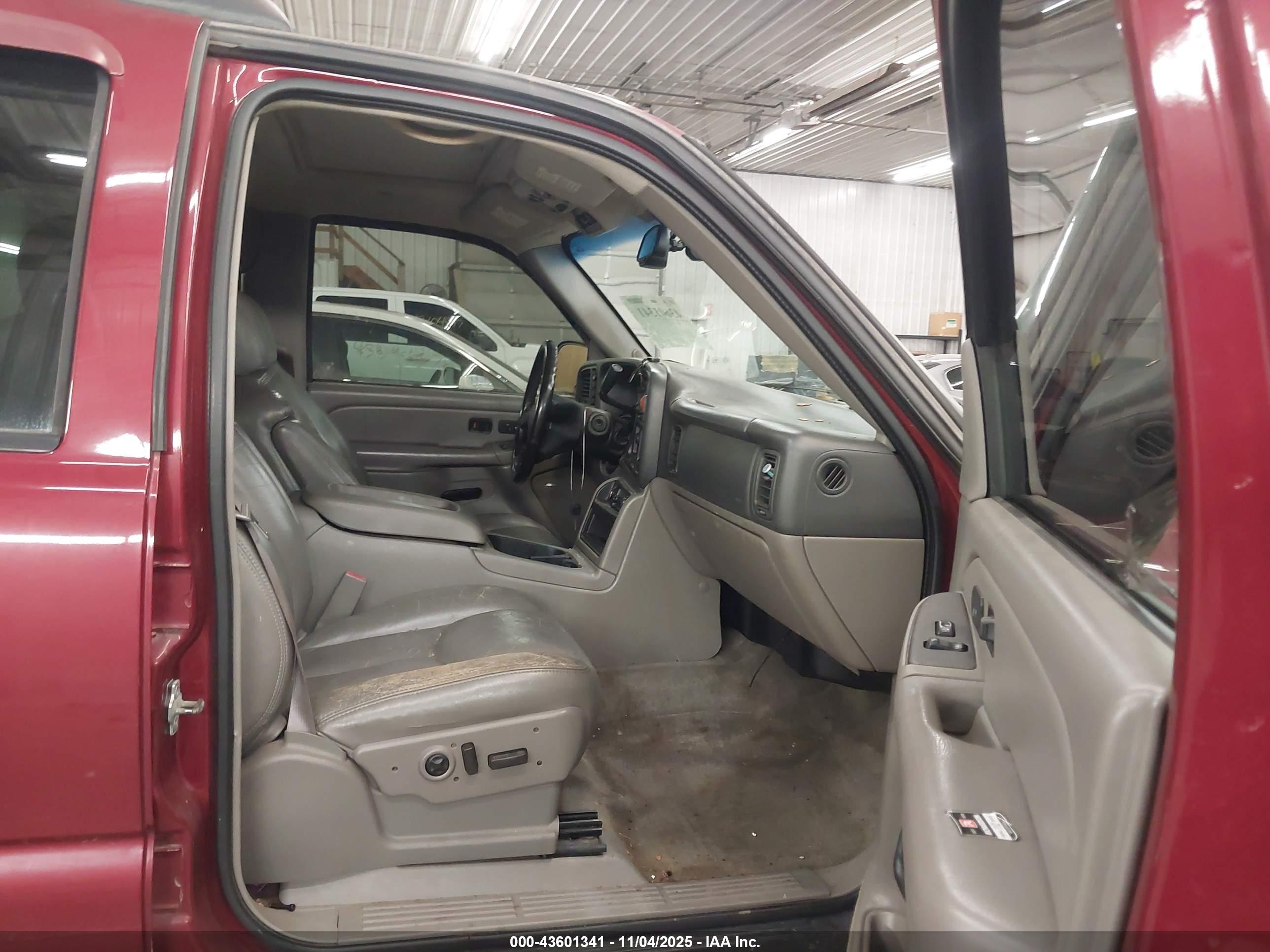 CHEVROLET TAHOE image 5