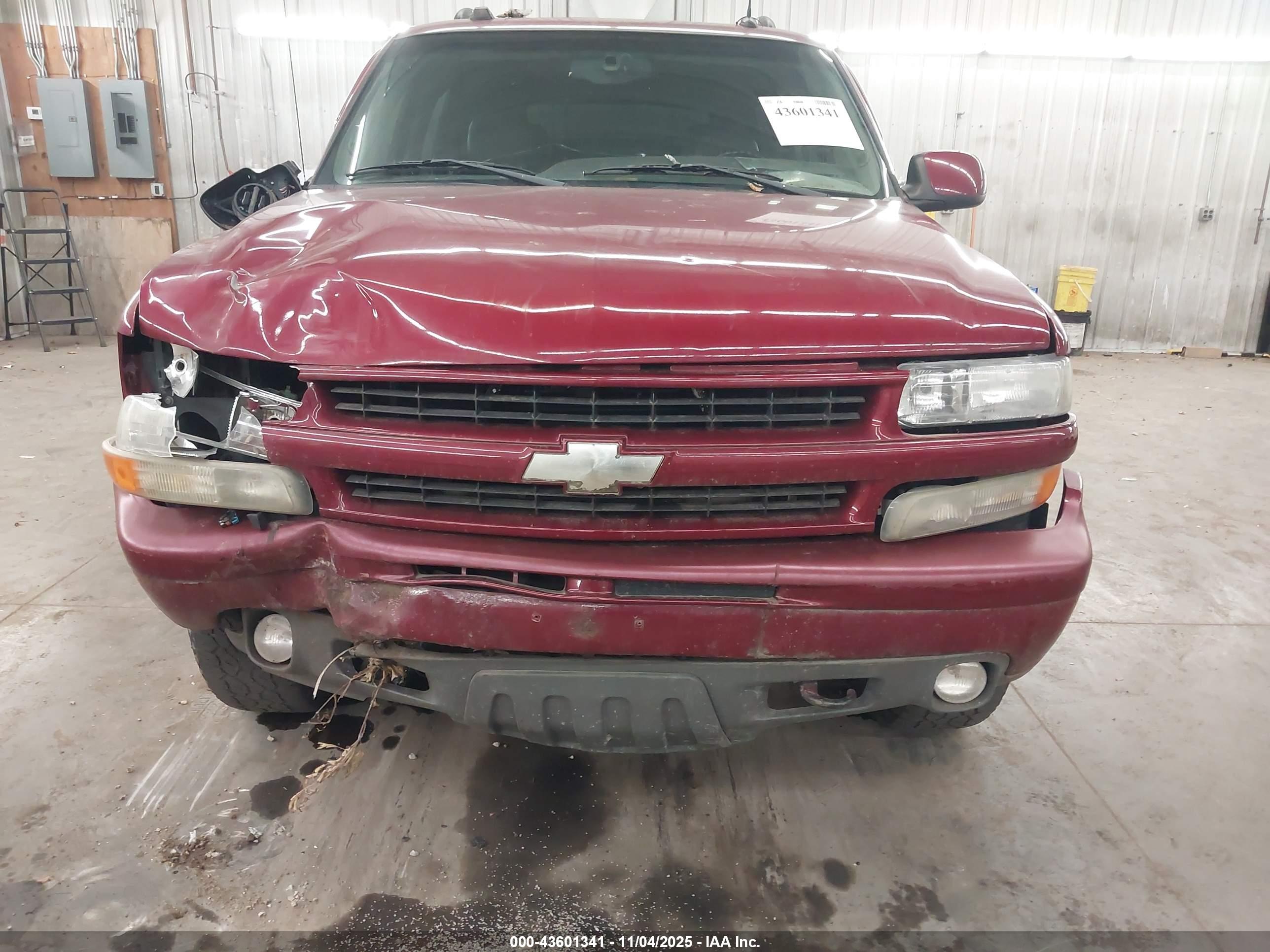 CHEVROLET TAHOE image 6