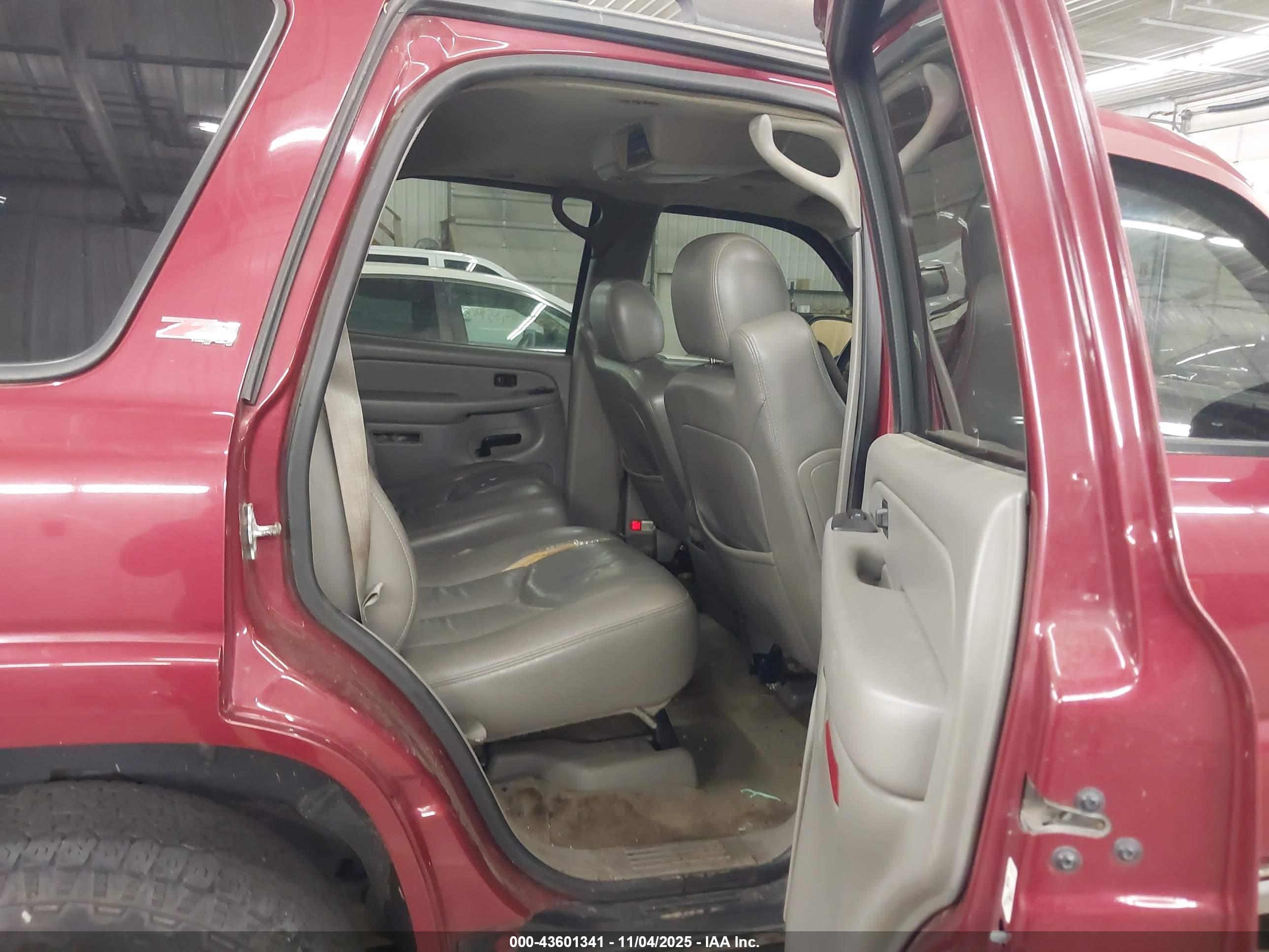 CHEVROLET TAHOE image 8