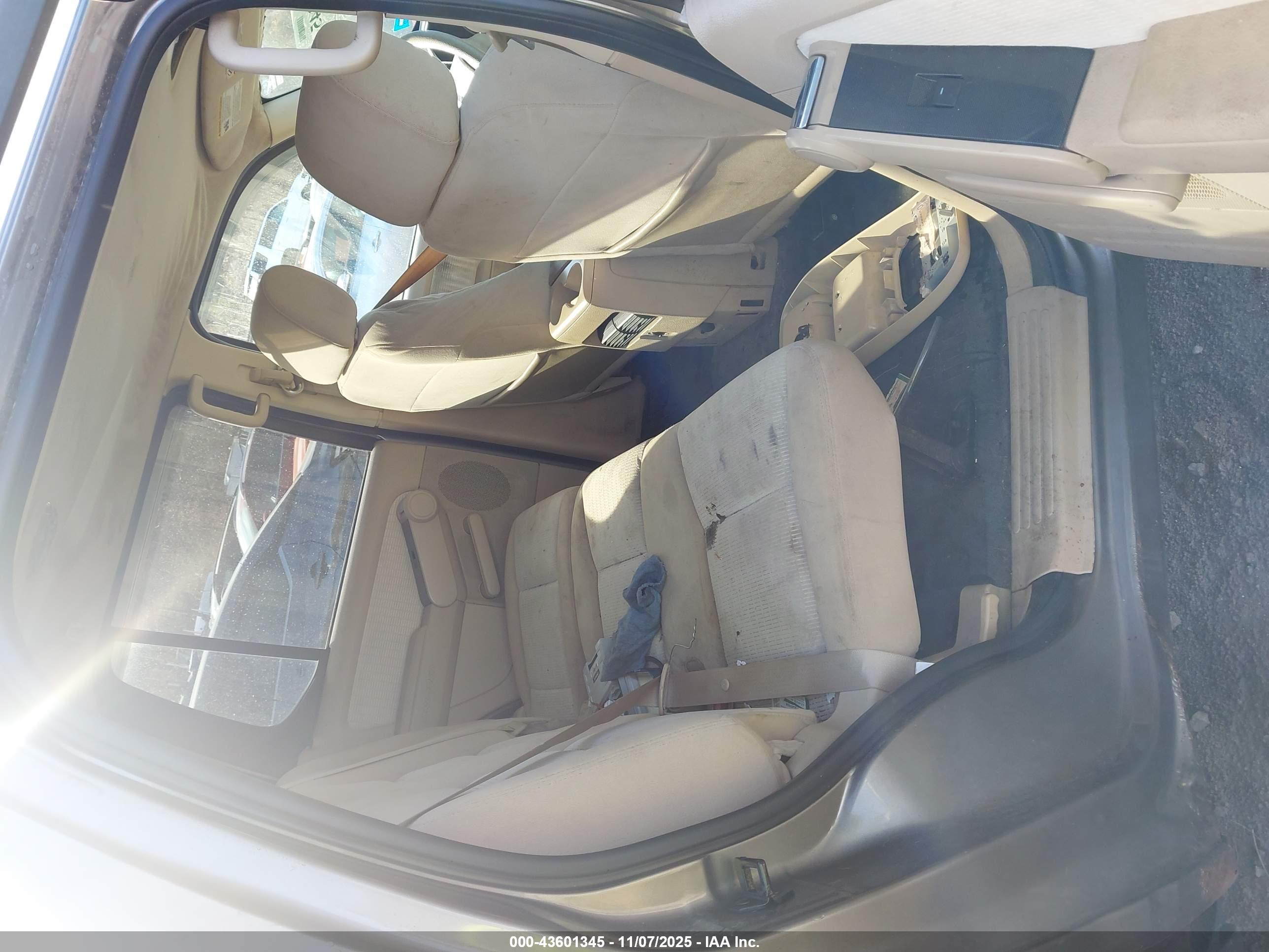 FORD EXPLORER image 8