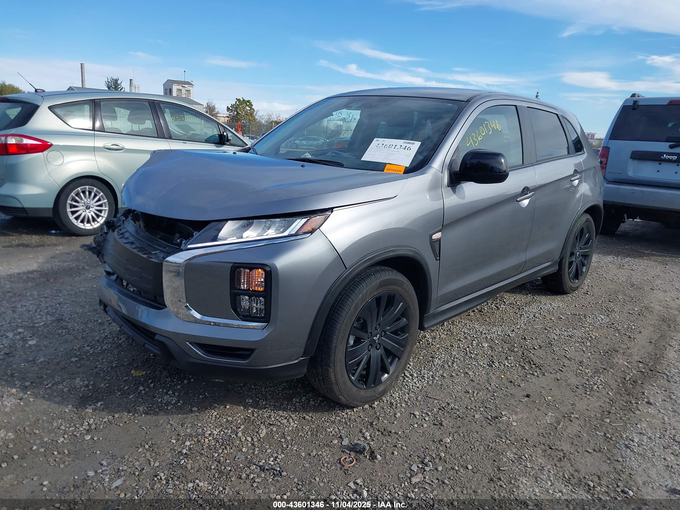 MITSUBISHI OUTLANDER image 2