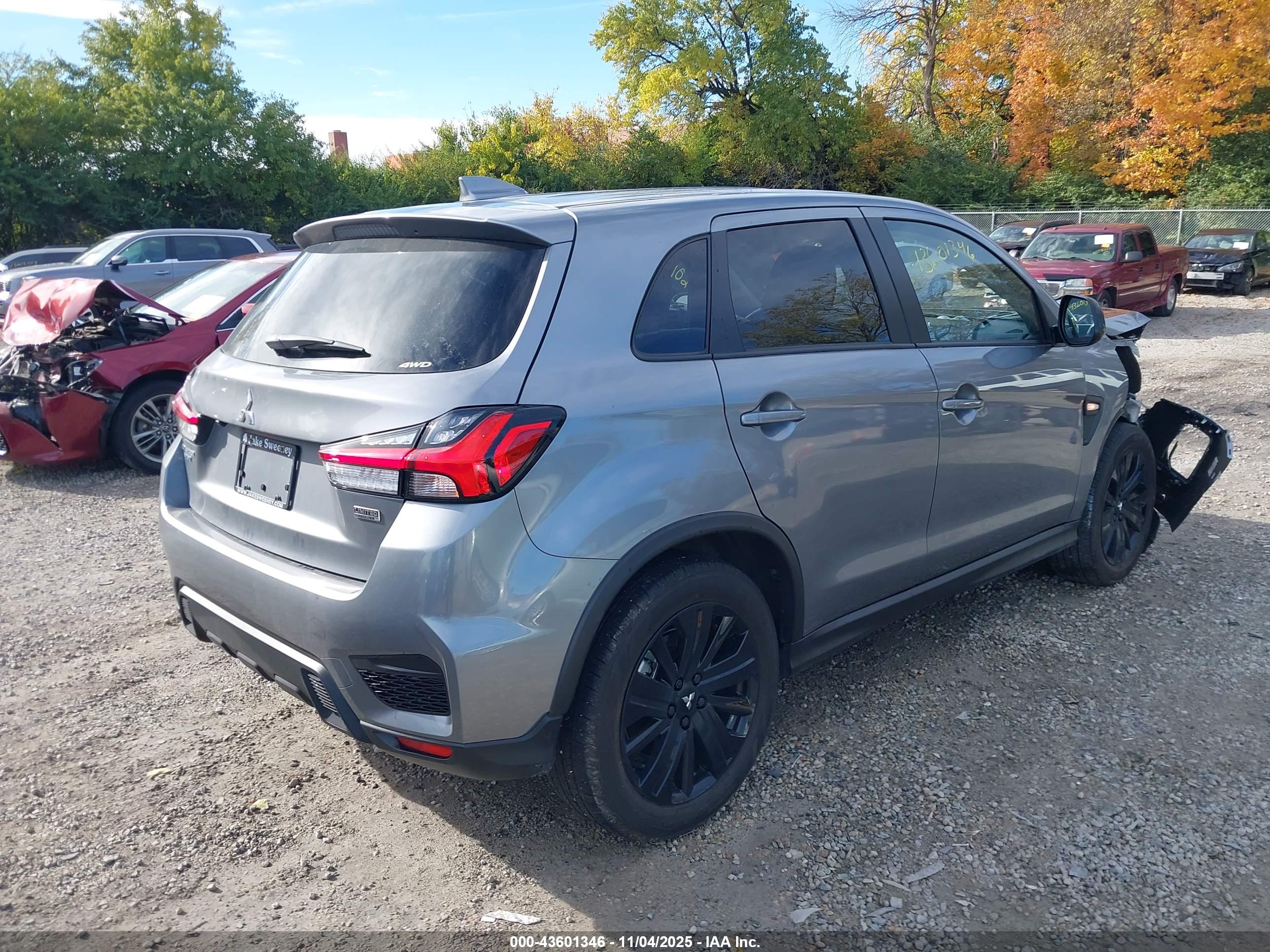 MITSUBISHI OUTLANDER image 4