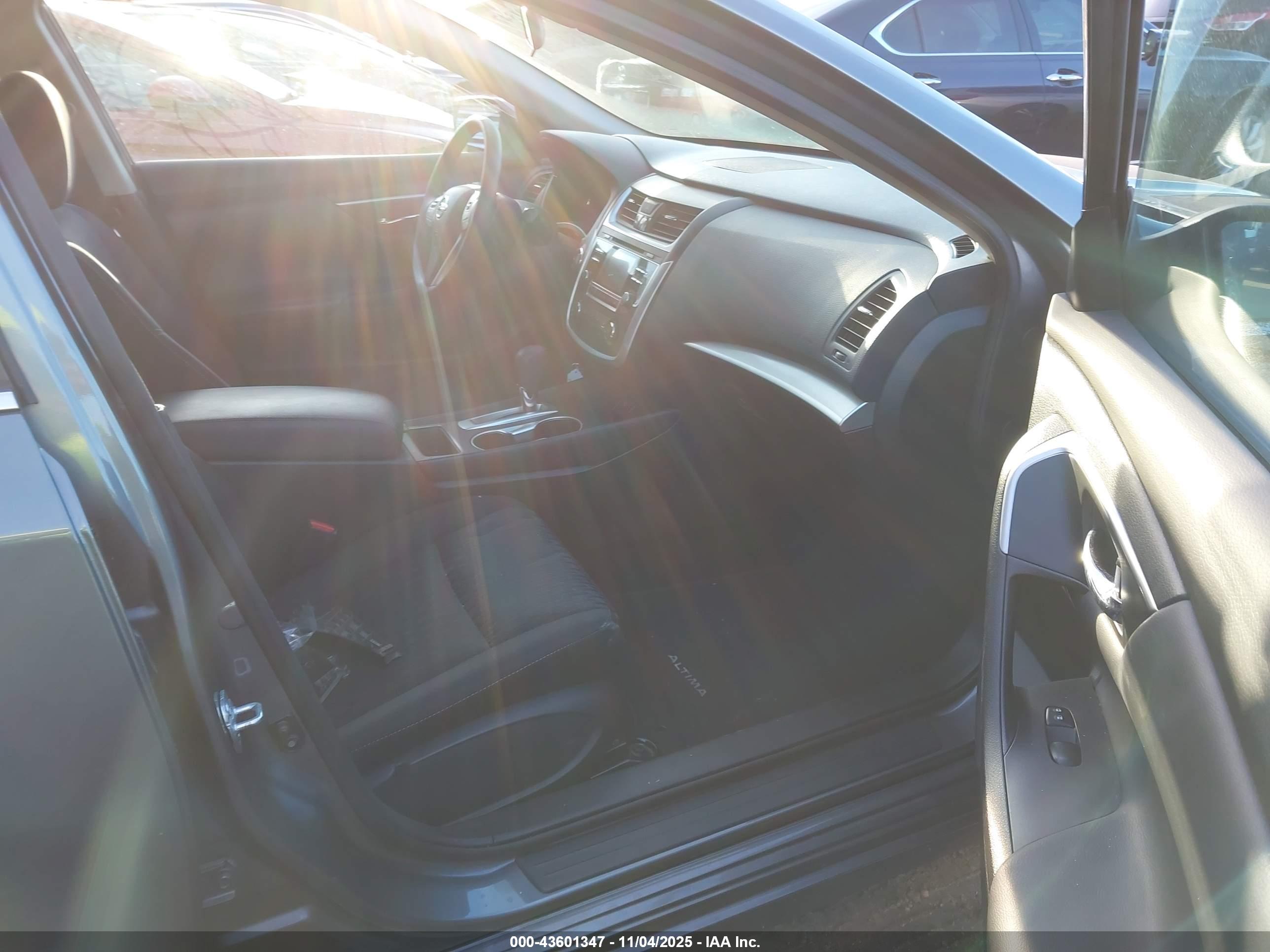 NISSAN ALTIMA image 5