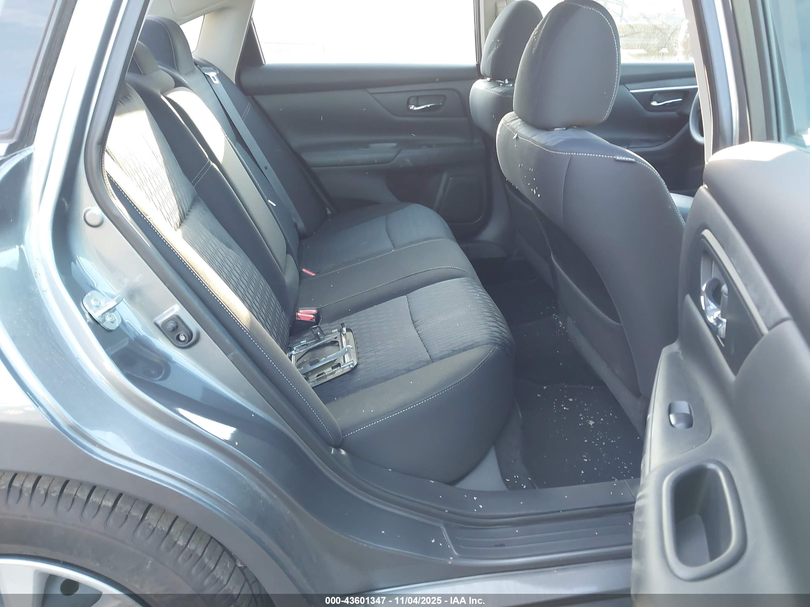 NISSAN ALTIMA image 8