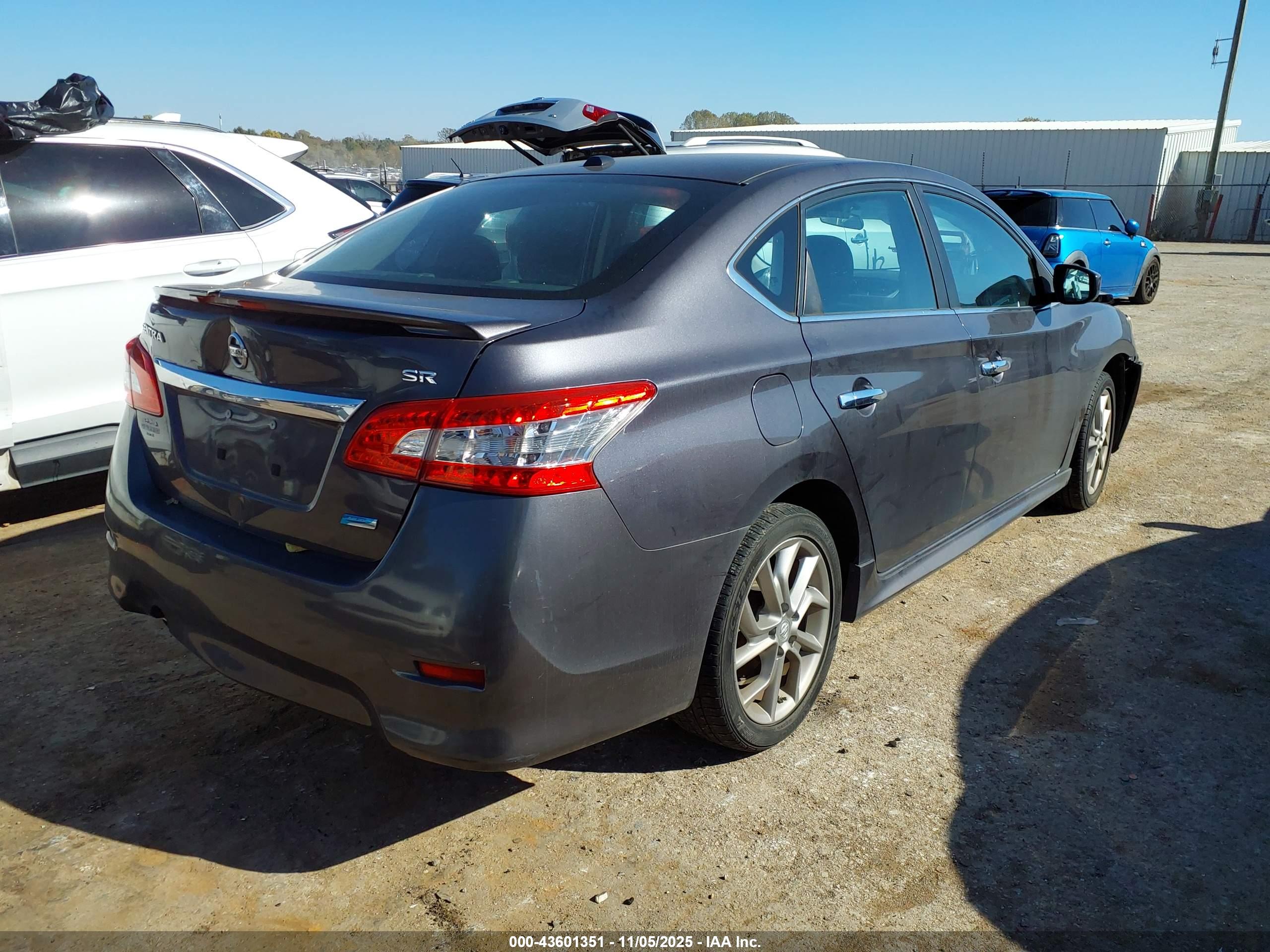 NISSAN SENTRA image 4