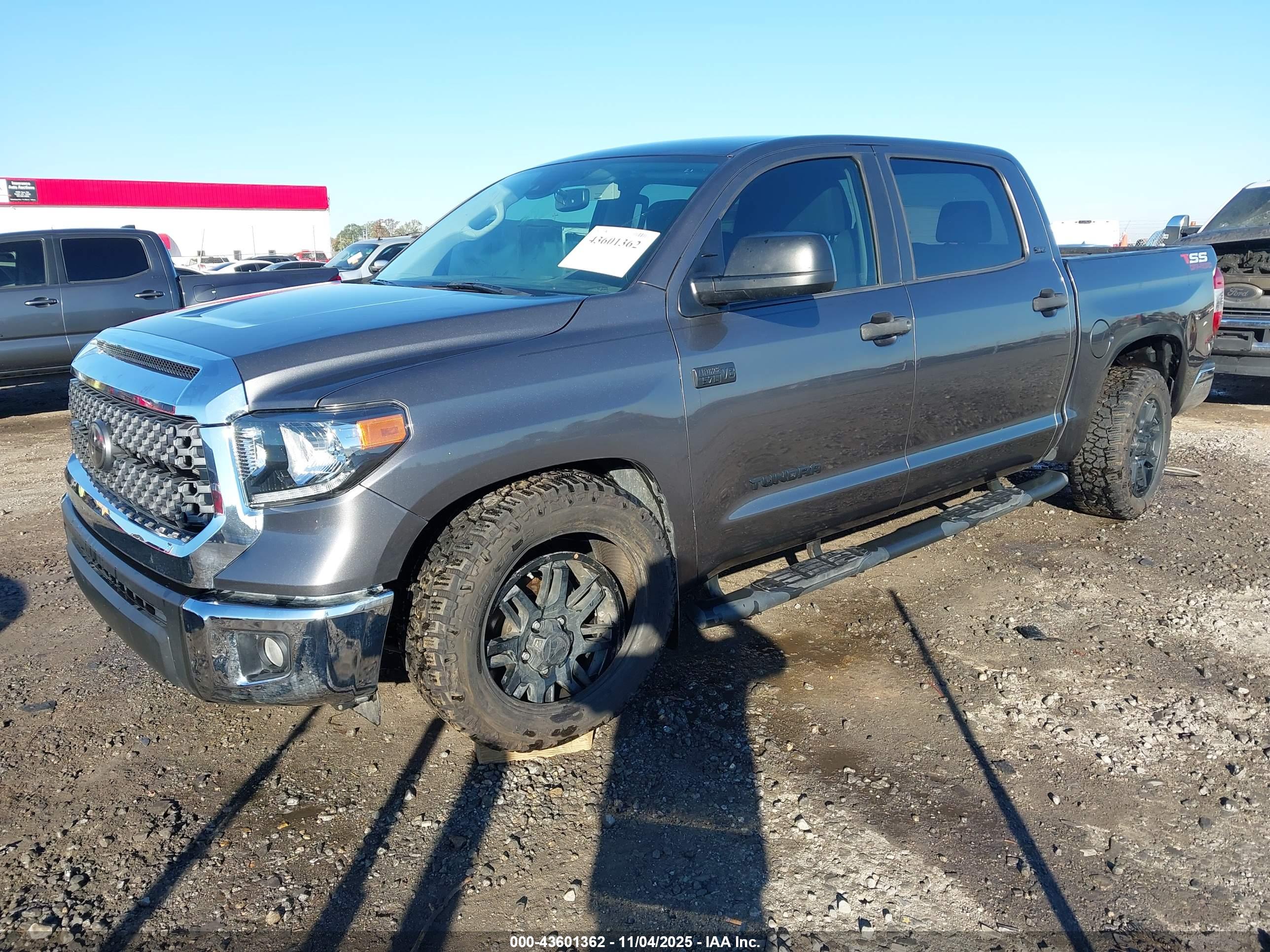 TOYOTA TUNDRA image 2