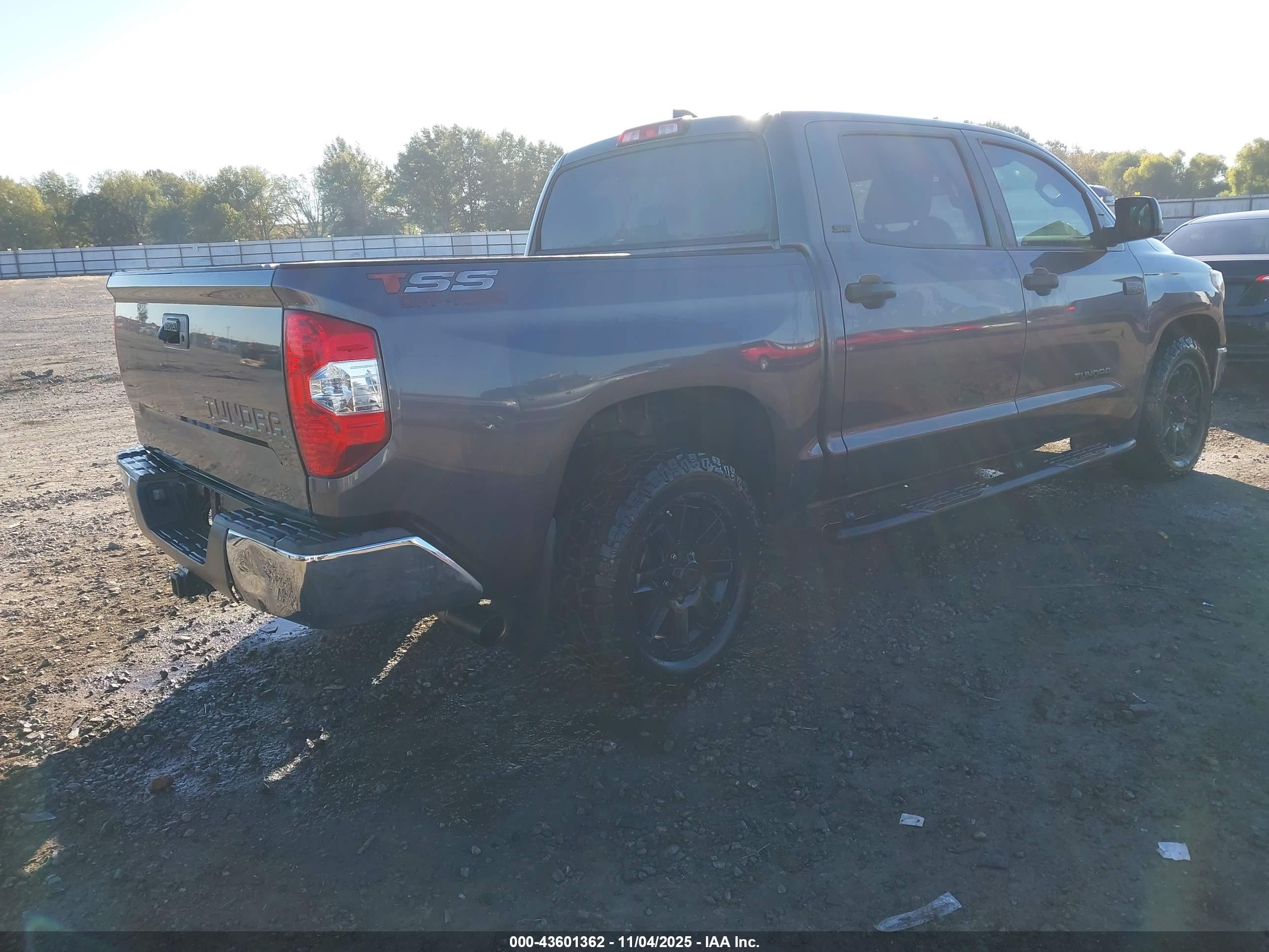TOYOTA TUNDRA image 4
