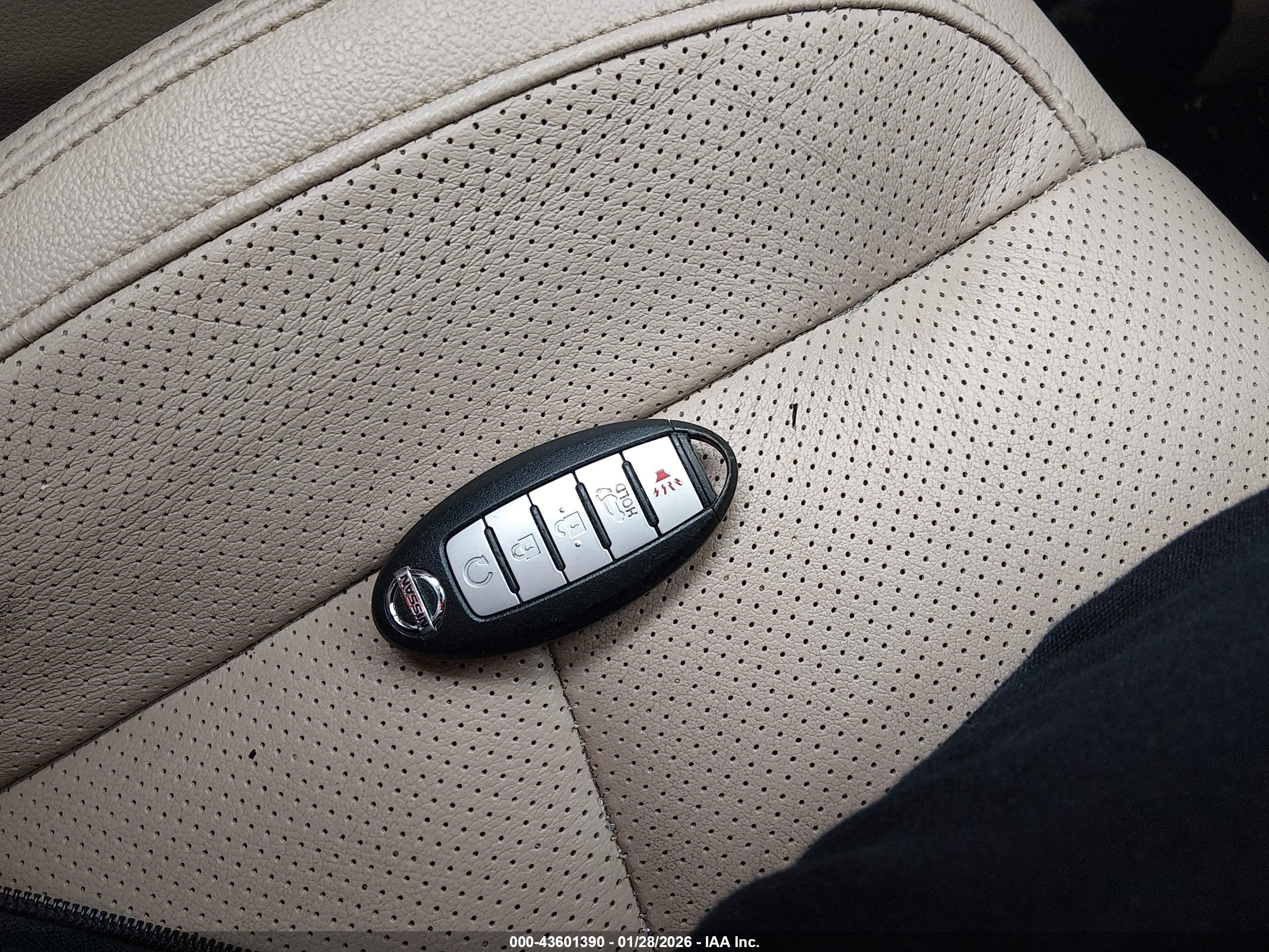 NISSAN ROGUE image 11