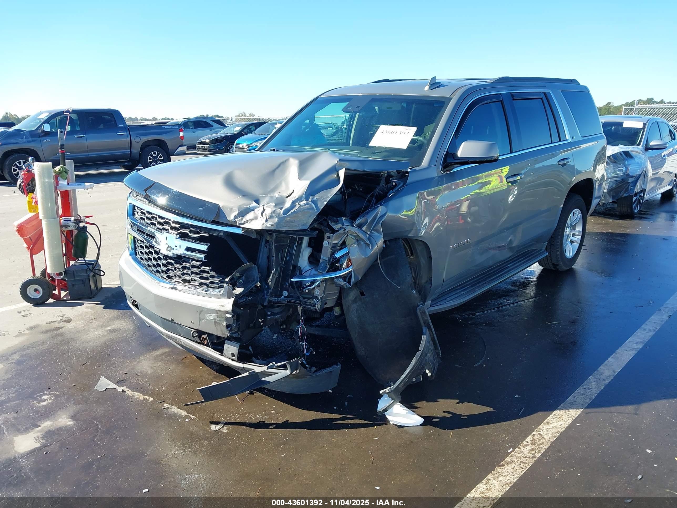 CHEVROLET TAHOE image 2