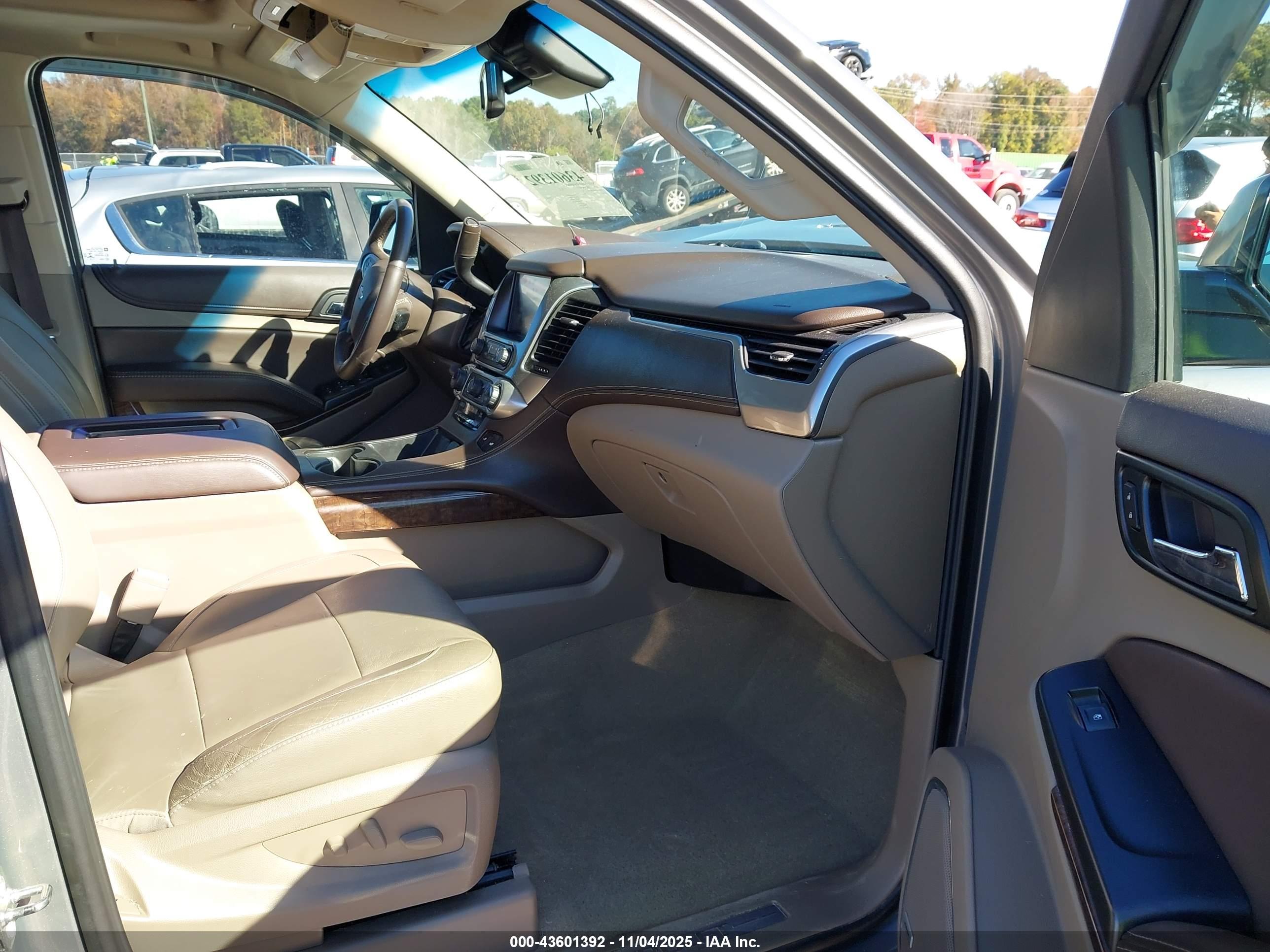 CHEVROLET TAHOE image 5