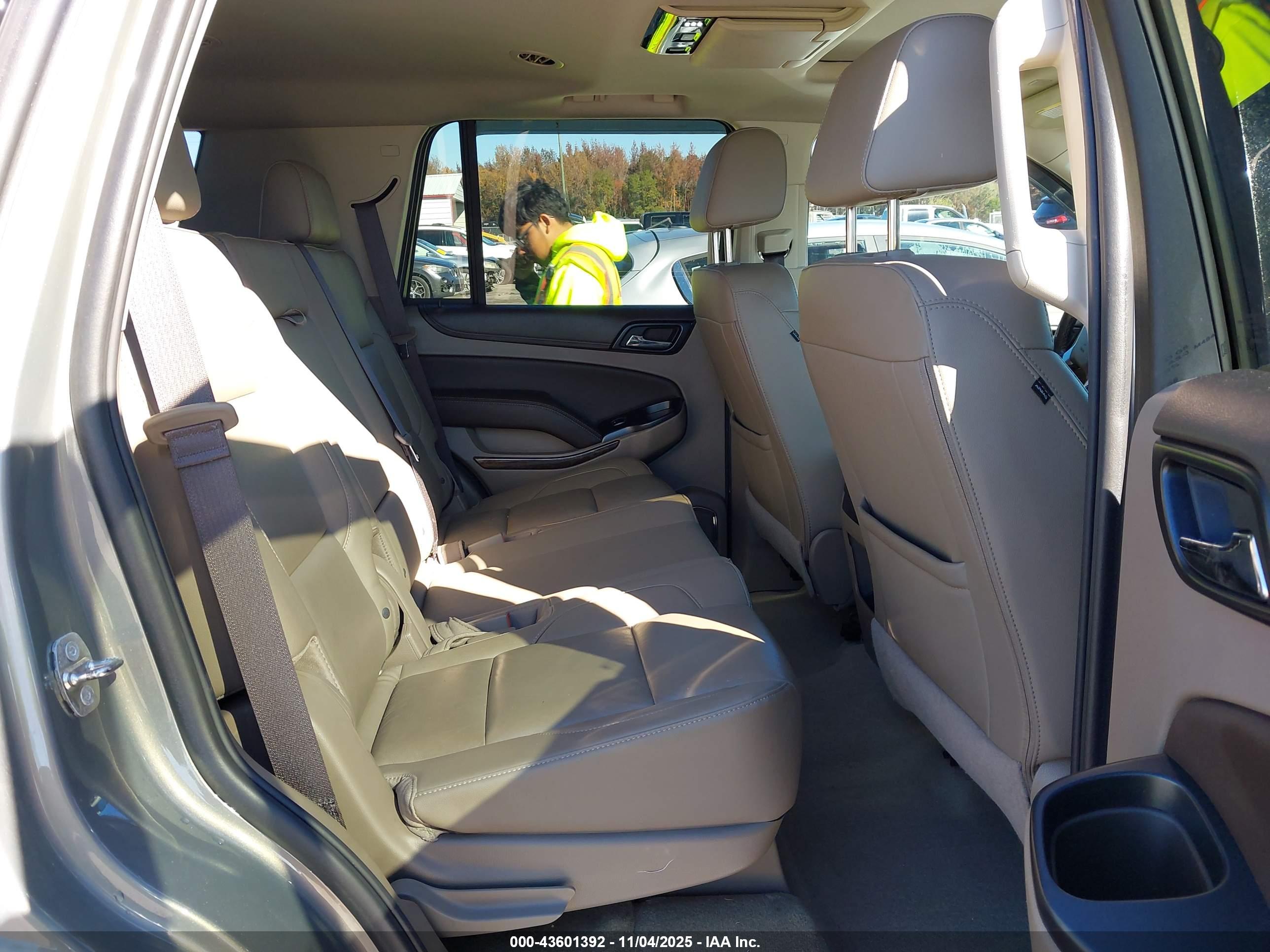 CHEVROLET TAHOE image 8