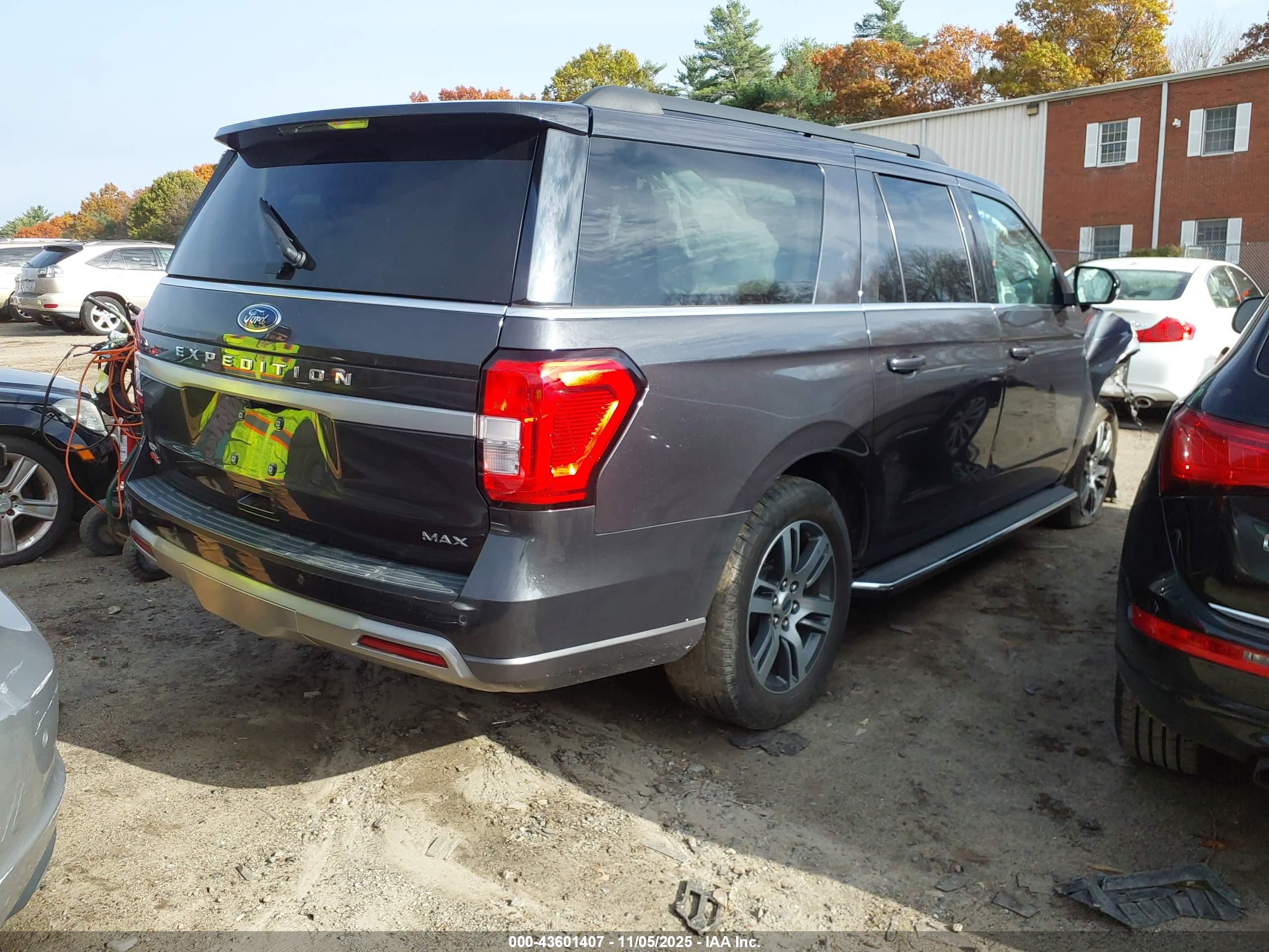 FORD EXPEDITION image 4