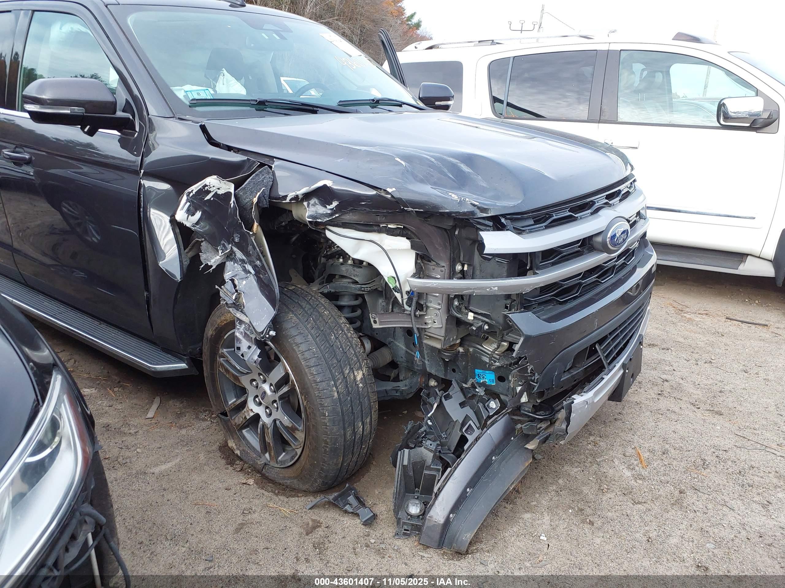 FORD EXPEDITION image 6