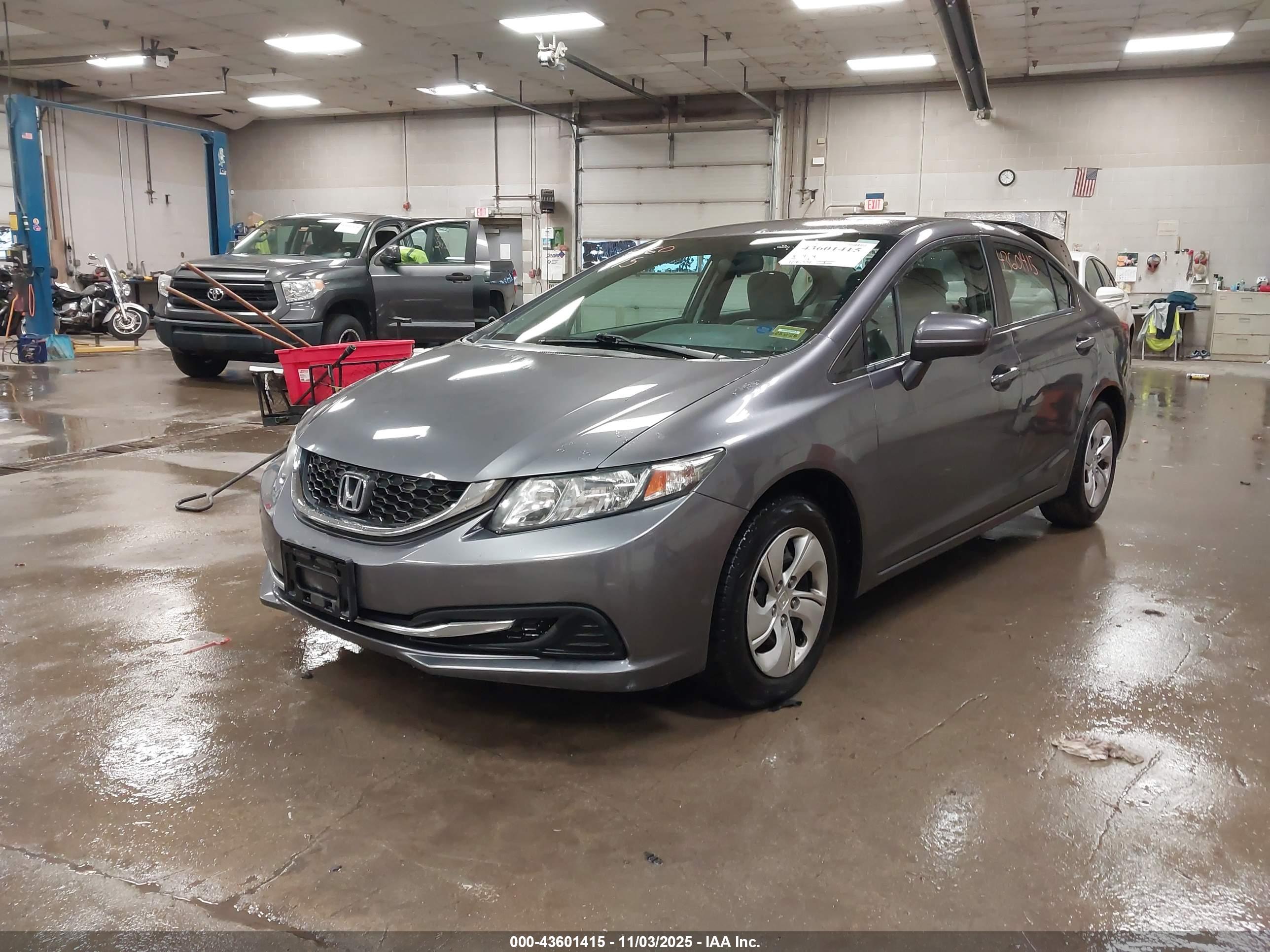 HONDA CIVIC image 2