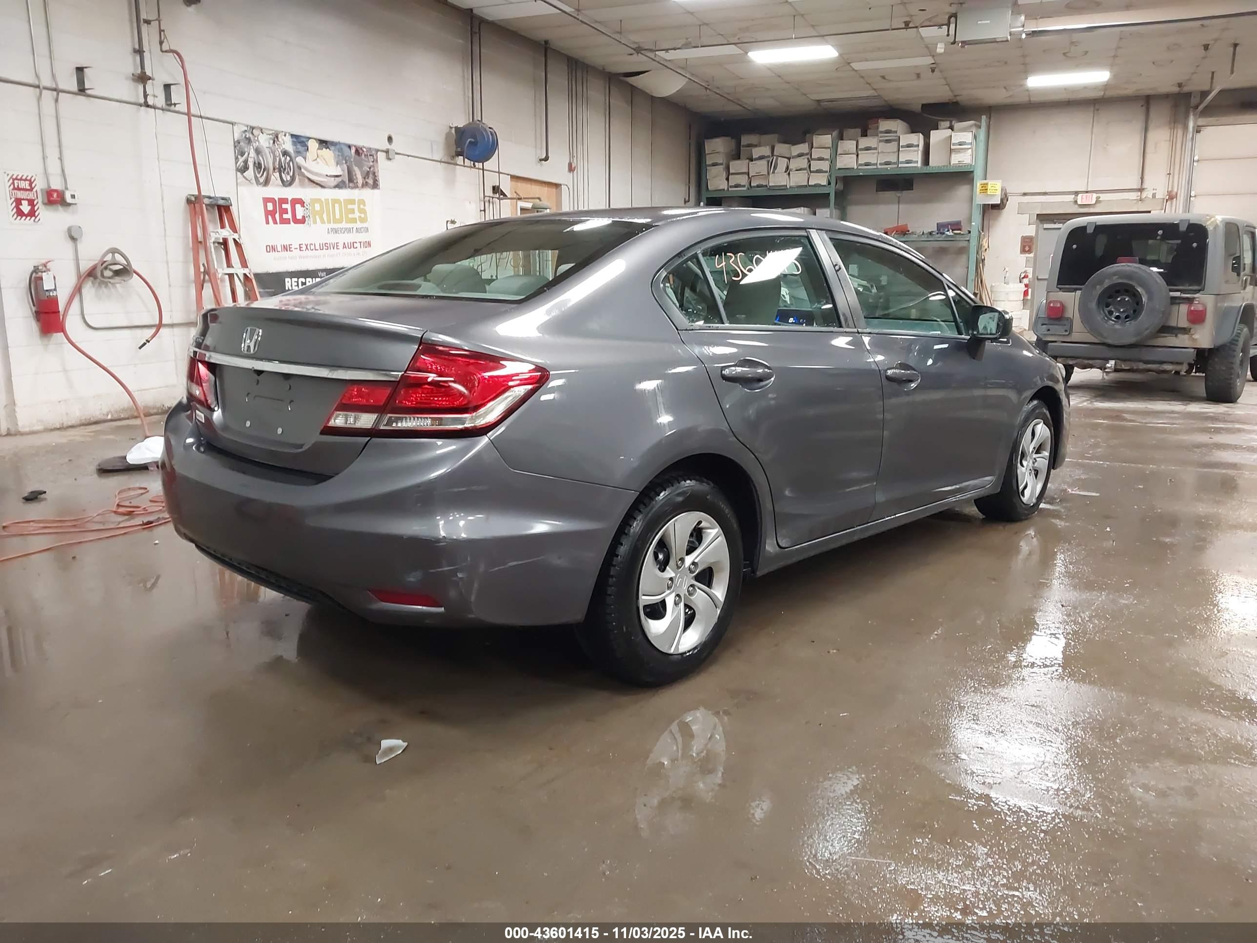 HONDA CIVIC image 4