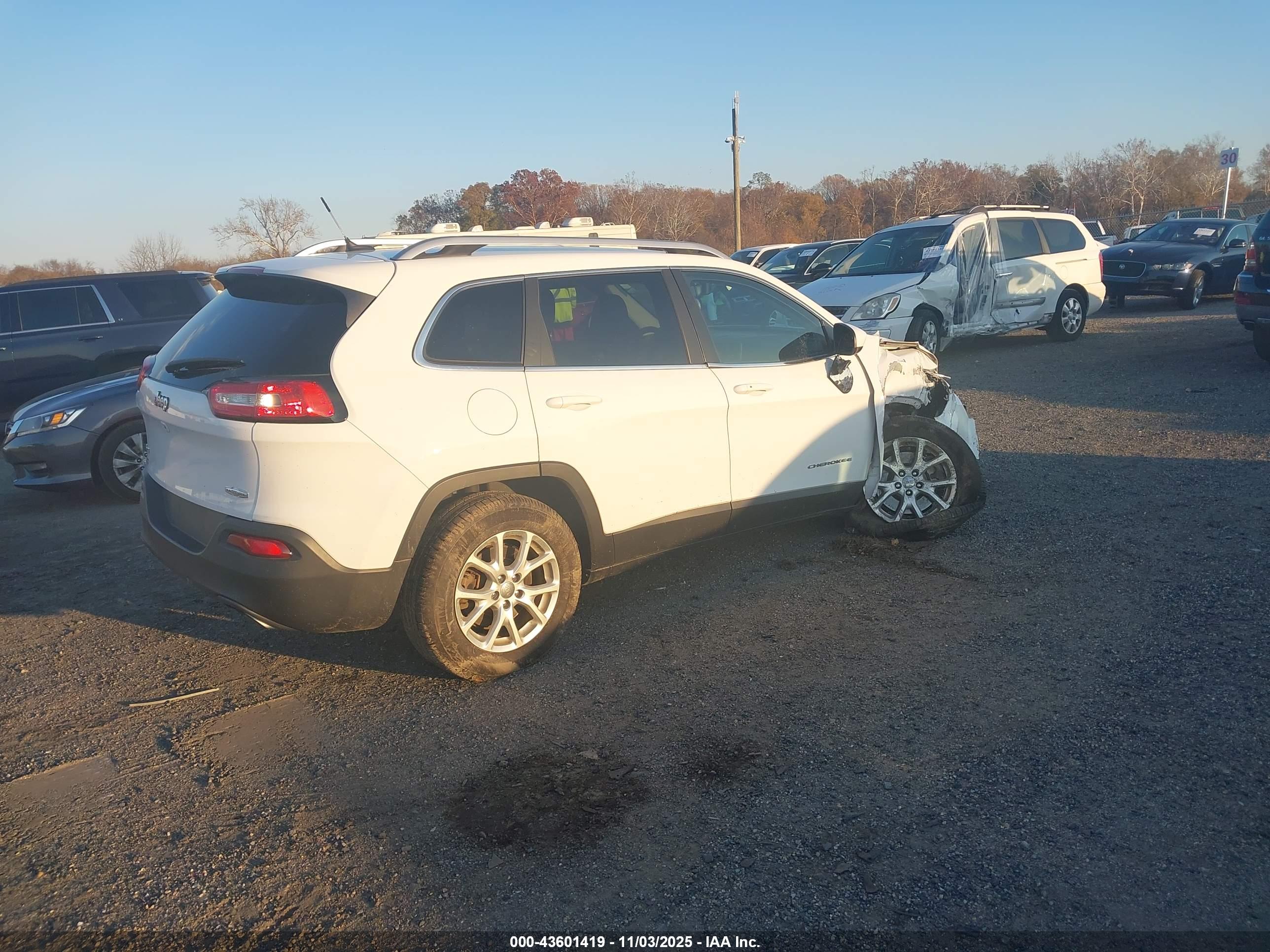 JEEP CHEROKEE image 4