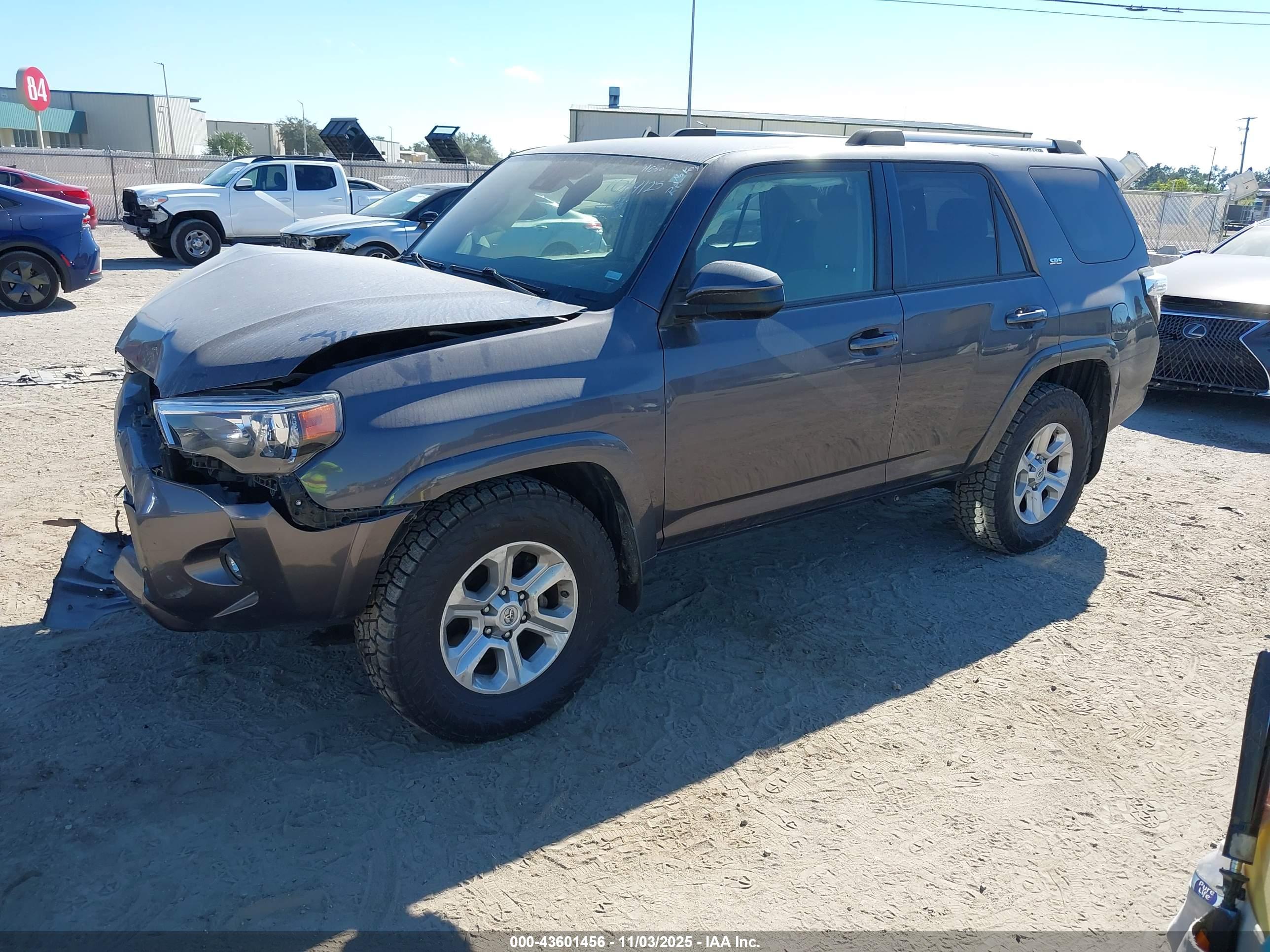TOYOTA 4RUNNER image 2