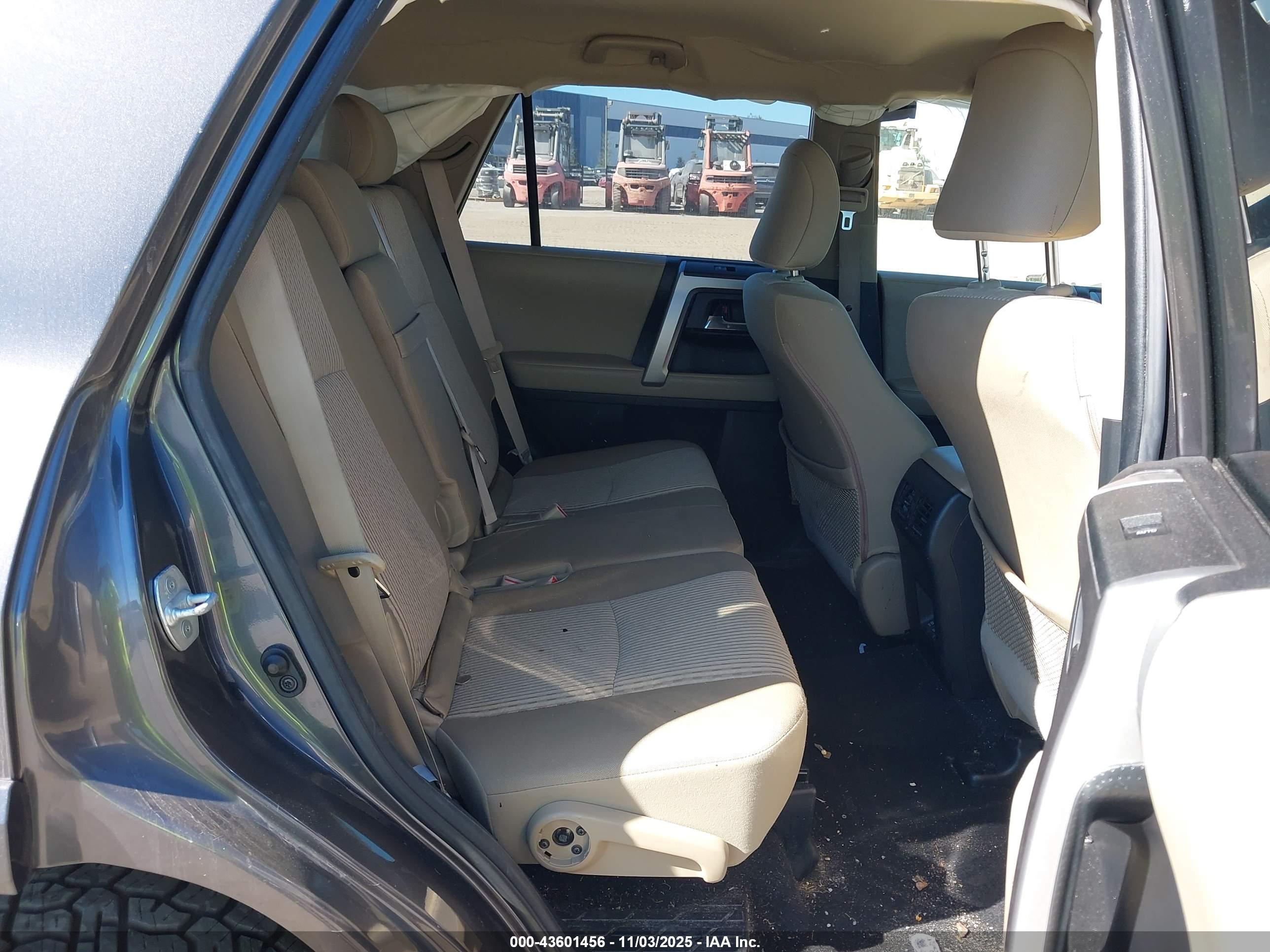 TOYOTA 4RUNNER image 8