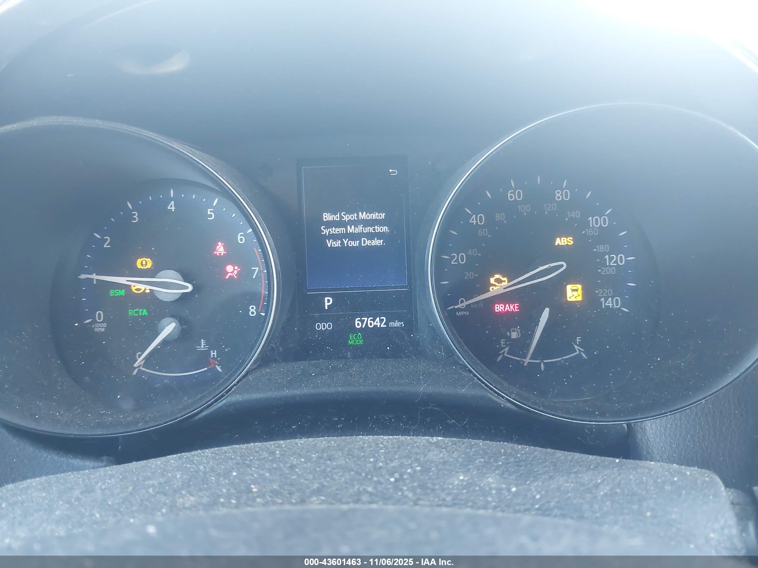 TOYOTA C-HR image 7