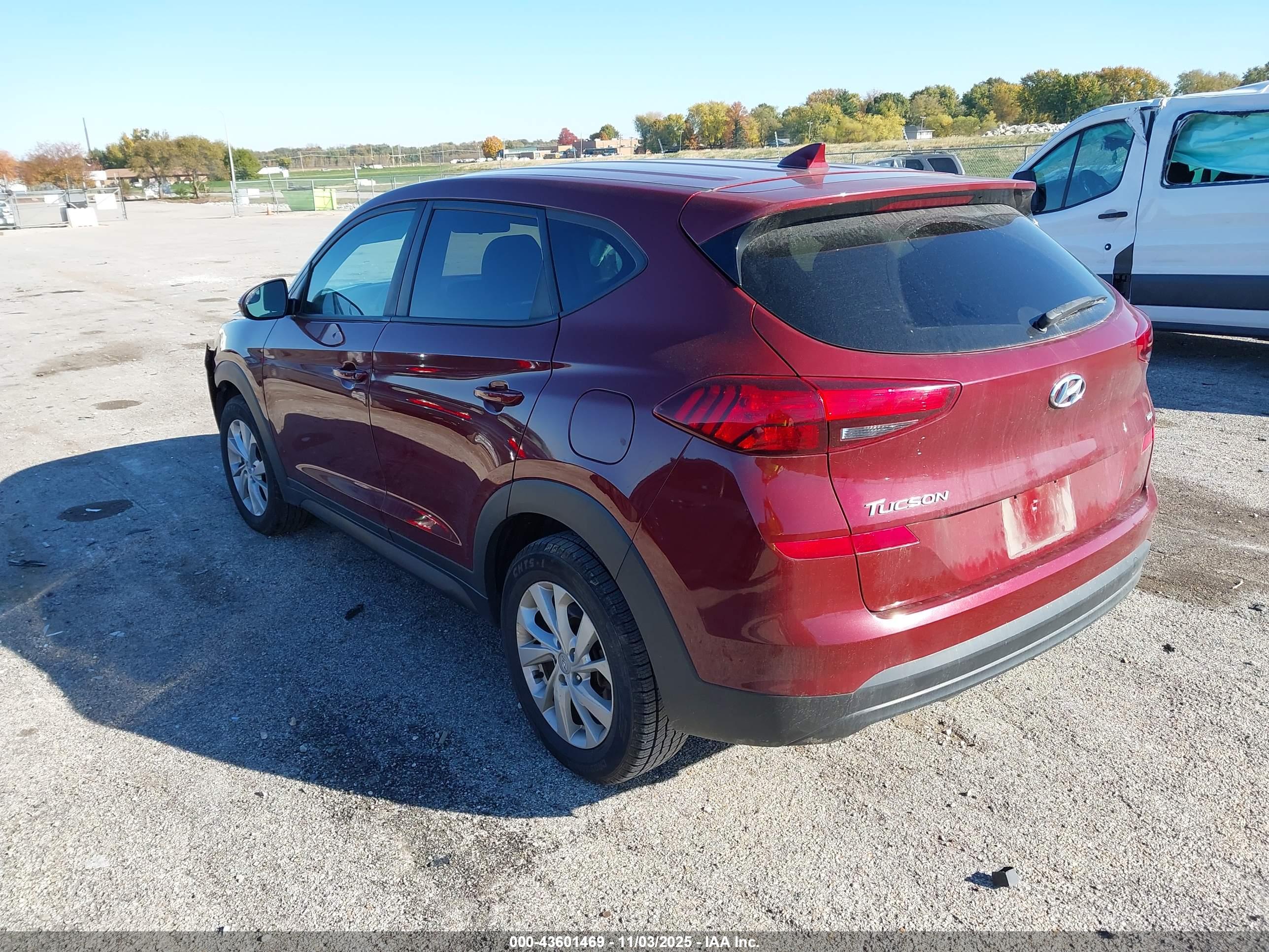 HYUNDAI TUCSON image 3